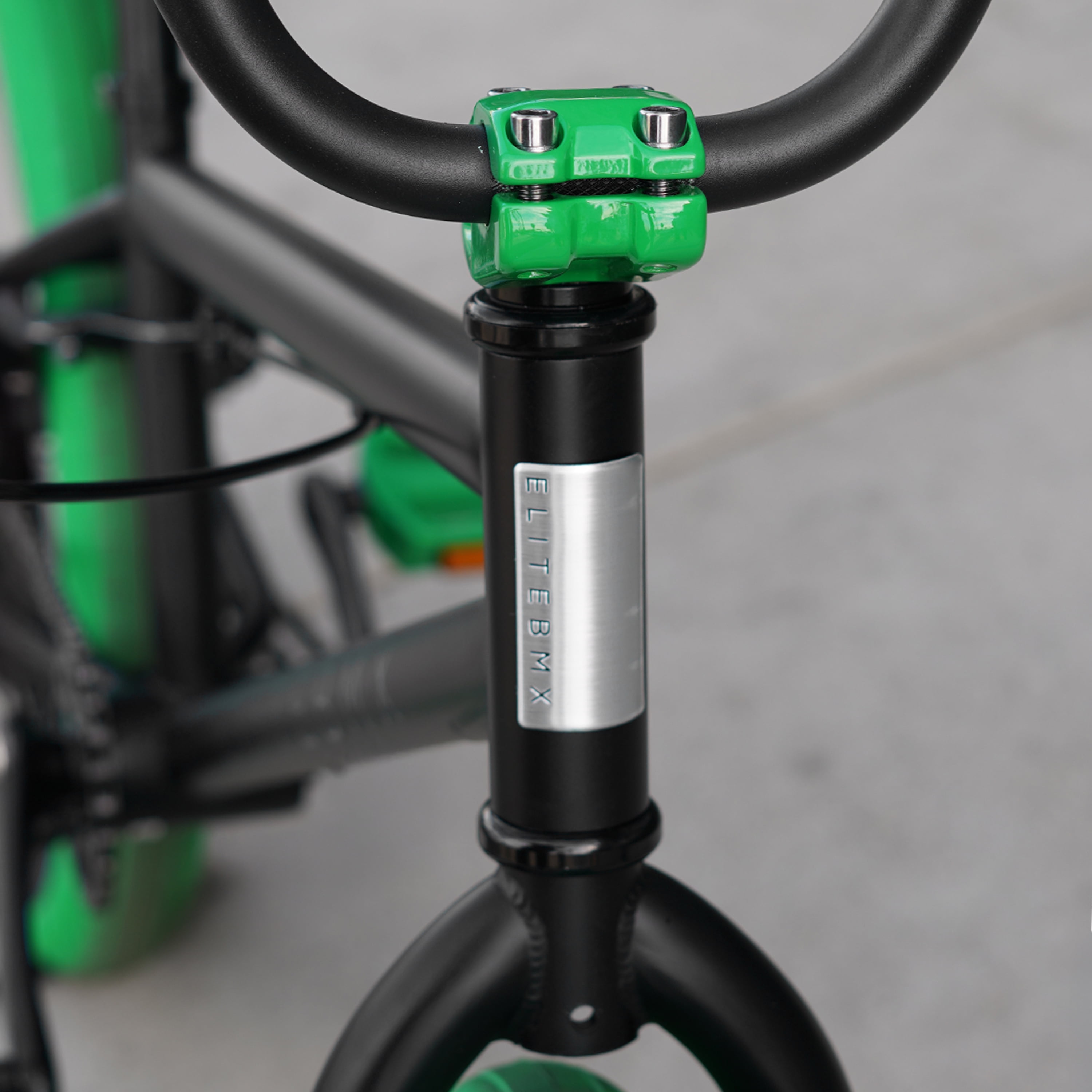 Elite BMX Bicycle 20” Freestyle Bike - Stealth Black Green Ideal for Ages 7 to 18 Years - Image 4