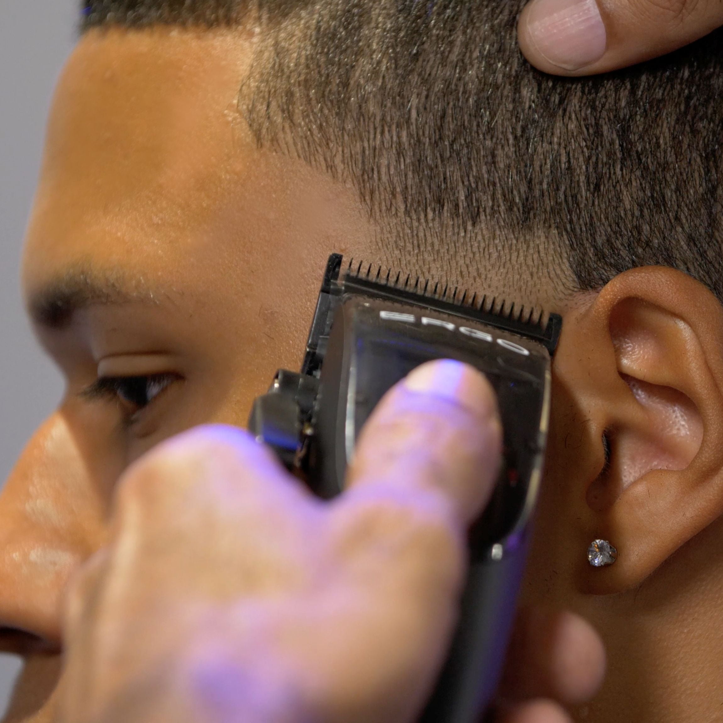 StyleCraft Ergo Professional Microchipped Magnetic Motor Modular Cordless Hair Clipper, Black Pink and Blue Customizable Lids - Image 6