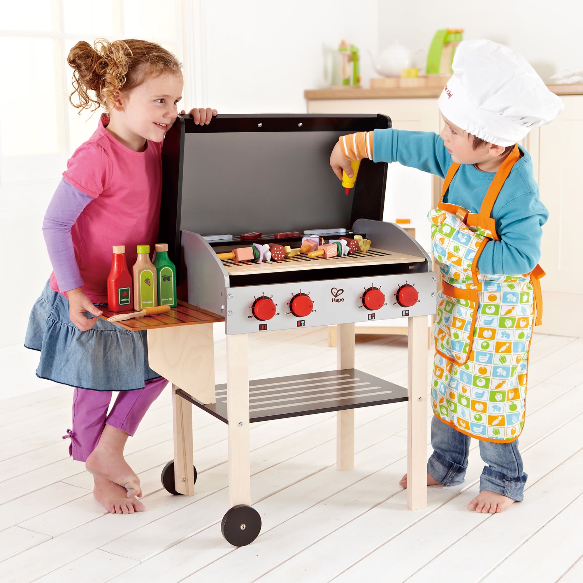 Hape Gourmet Grill Wooden Play Kitchen & Food Accessories, 22 Pieces - Image 6