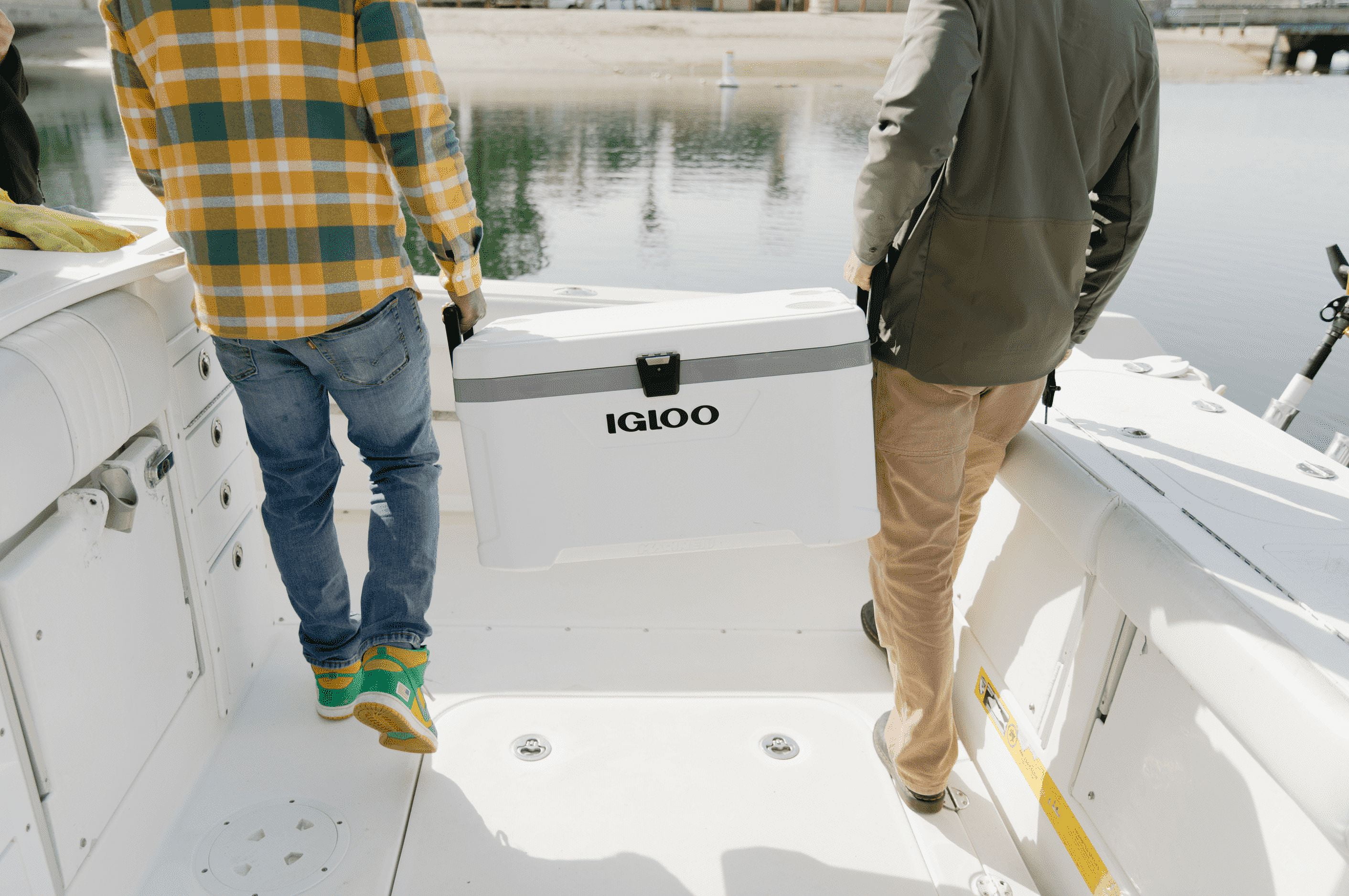 Igloo 70 QT Latitude Marine Ultra Cooler, White and Moonscape Gray - Image 4