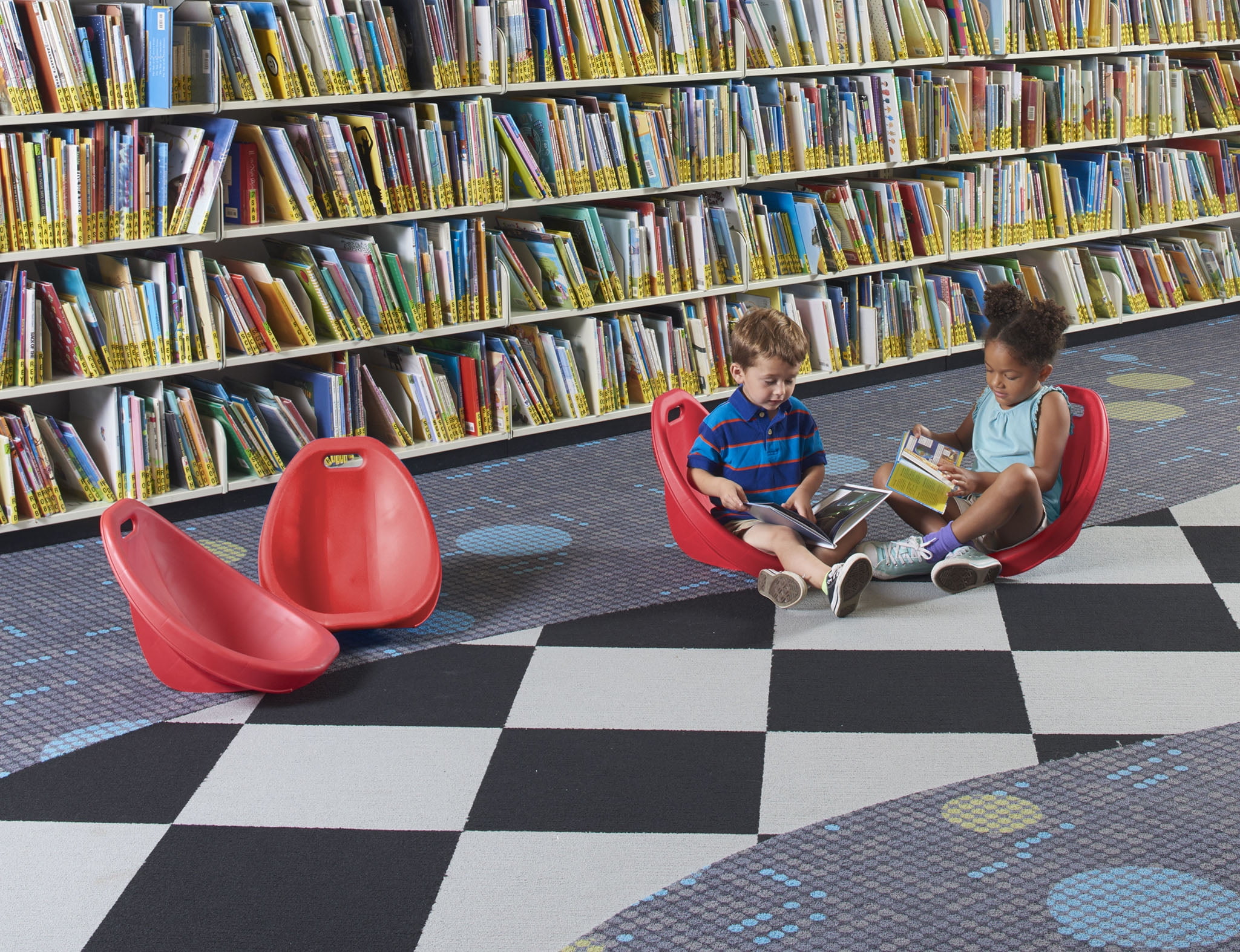 American Plastic Toys Kids Scoop Rocker Chair 6 Pack, Red and Blue - Image 6