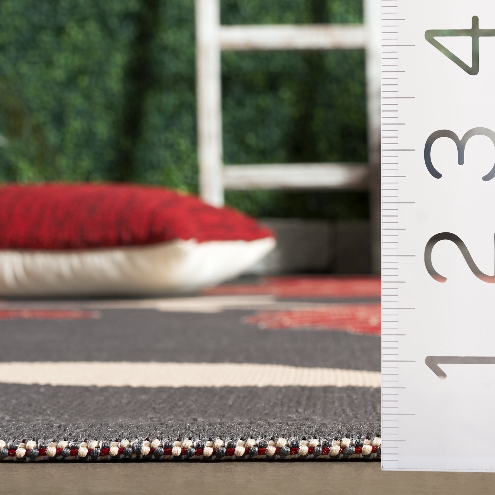 Safavieh Courtyard Tyson Floral Indoor/Outdoor Area Rug, Anthracite/Red, 6'7" x 9'6" - Image 12