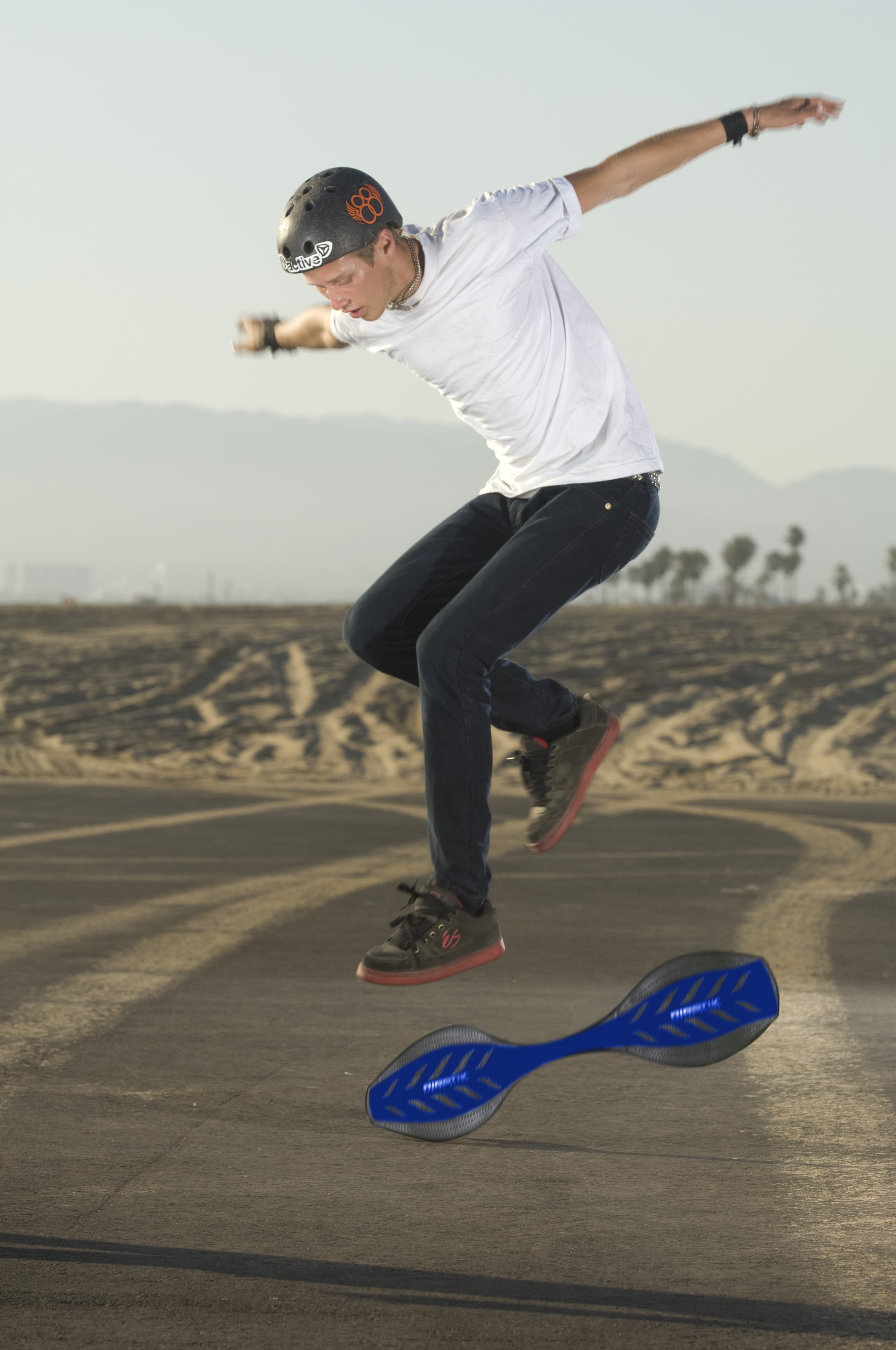 Razor RipStik Caster Board Classic Collection, 2 Wheel Skateboard with 360-degree Casters, for Kids, Teens and Adults - Image 7