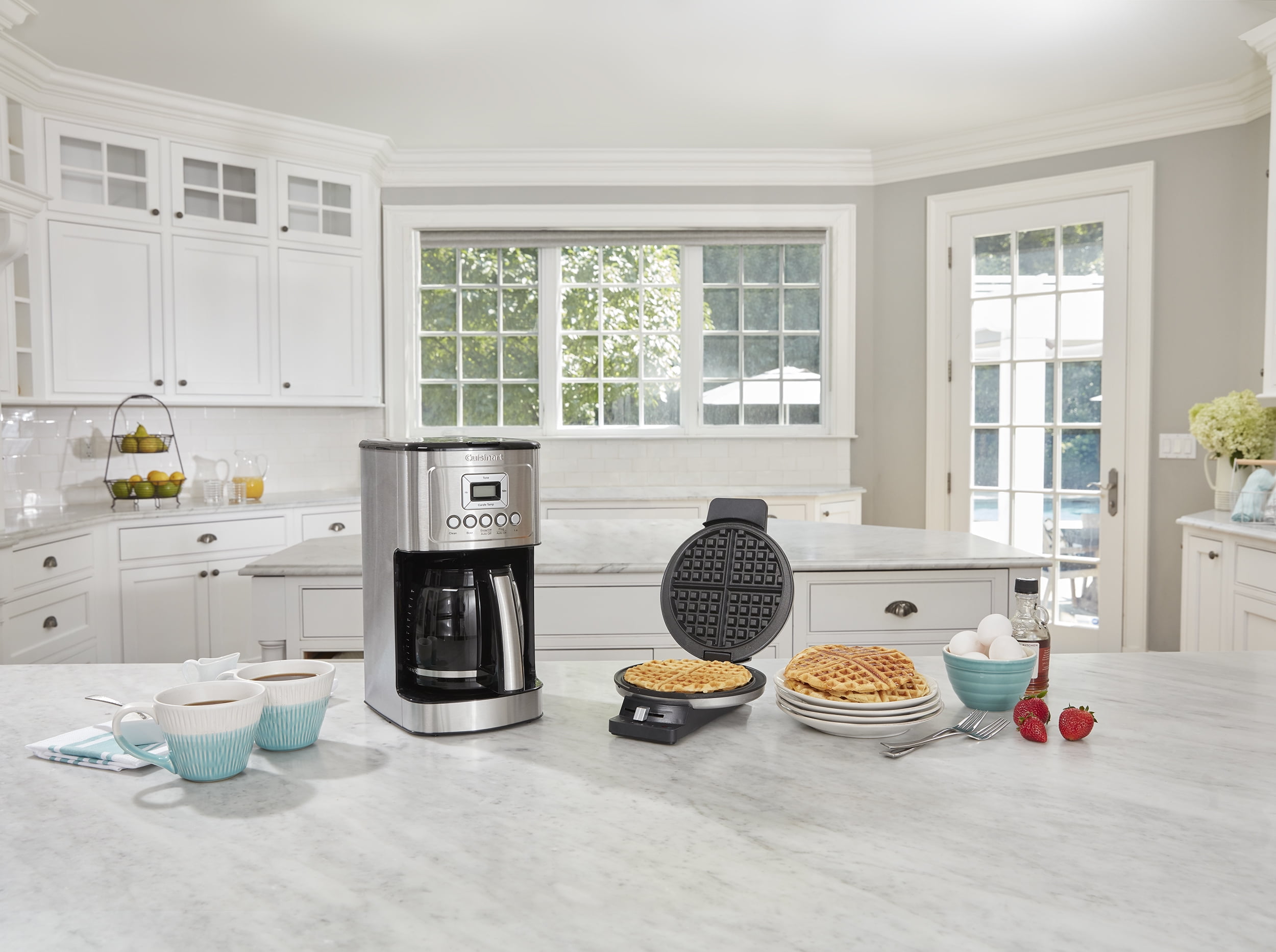 Cuisinart Stainless Steel 14-Cup Programmable Drip Coffee Machine - Image 3