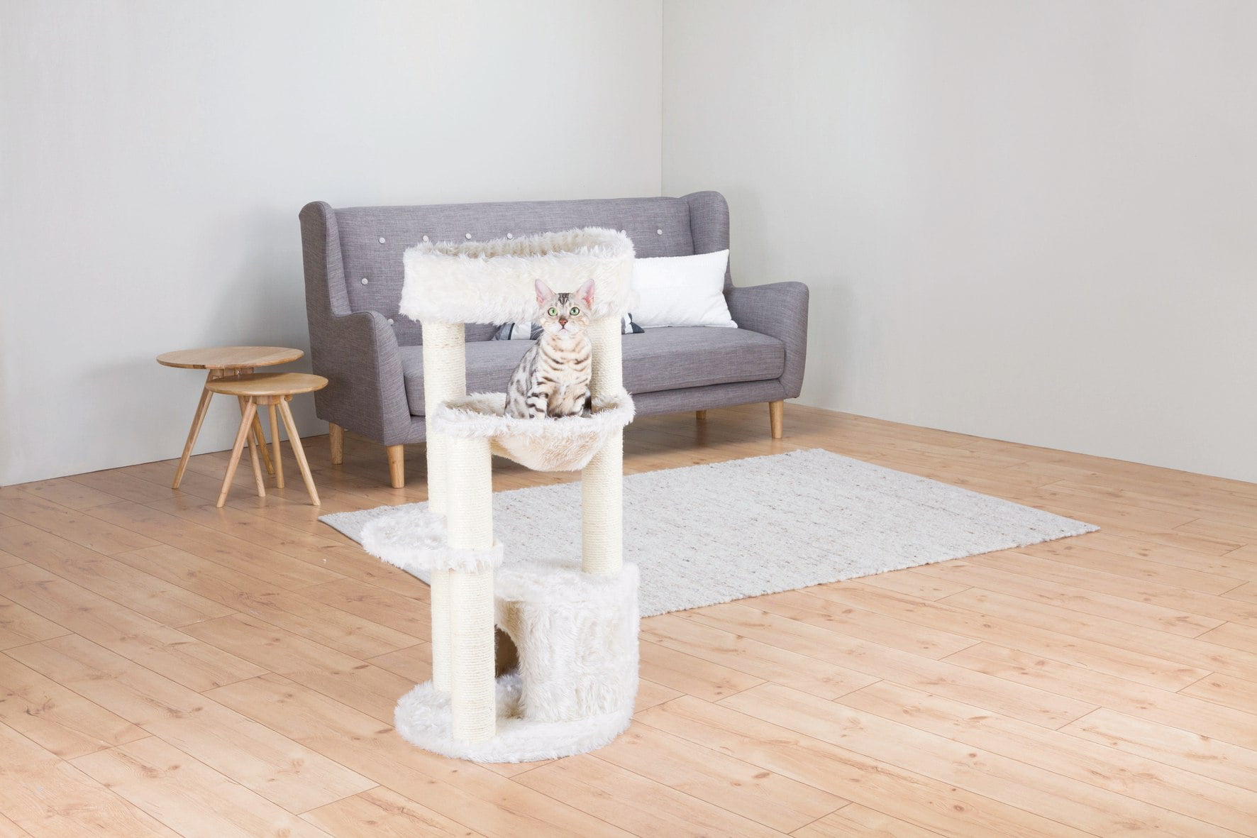 TRIXIE Baza Junior Jute & Plush 3-Level 39" Cat Tower, Scratching Posts and Condo, Cream - Image 2