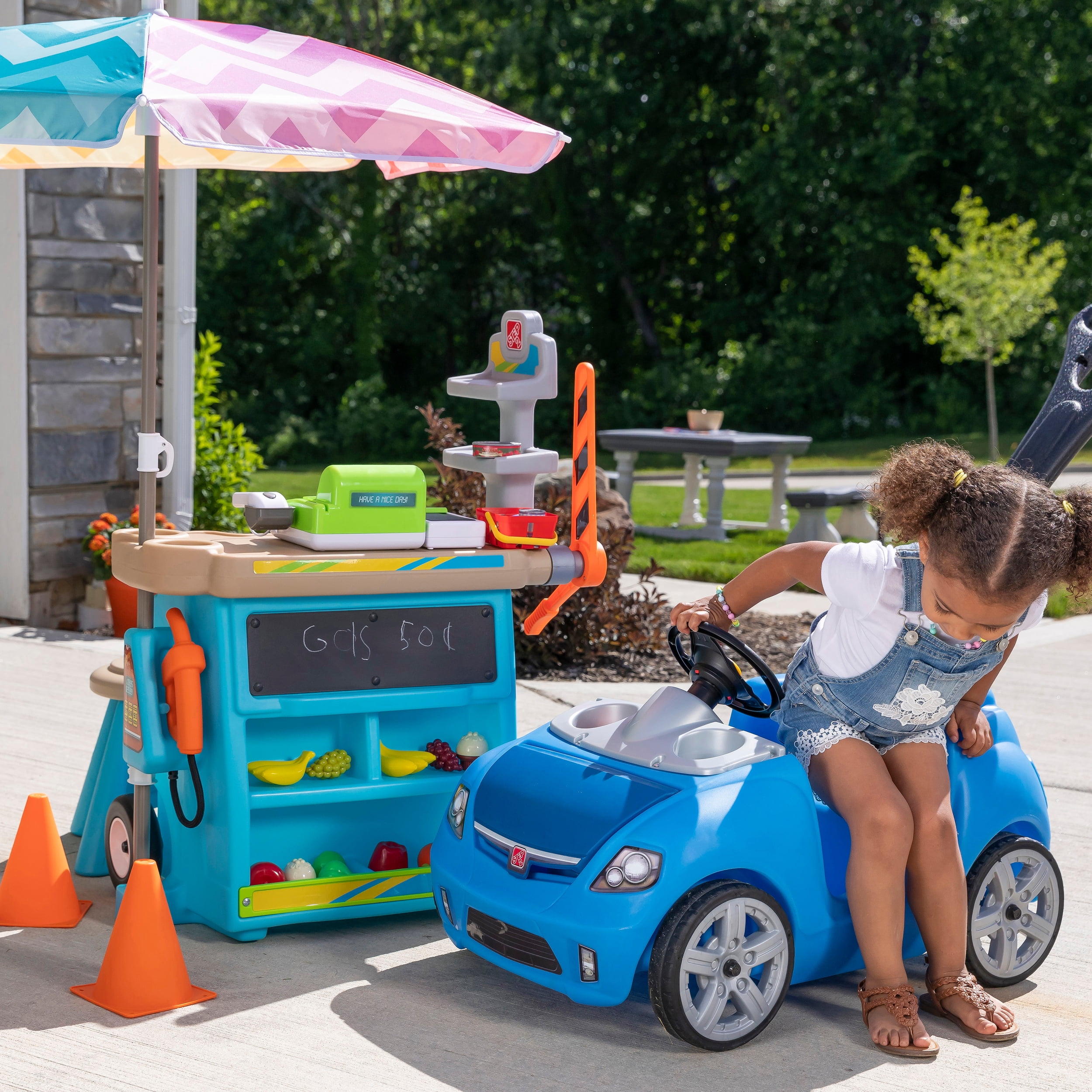 Step2 Stop & Go Market Blue Outdoor Playhouse and Kids Playset with Umbrella - Image 9