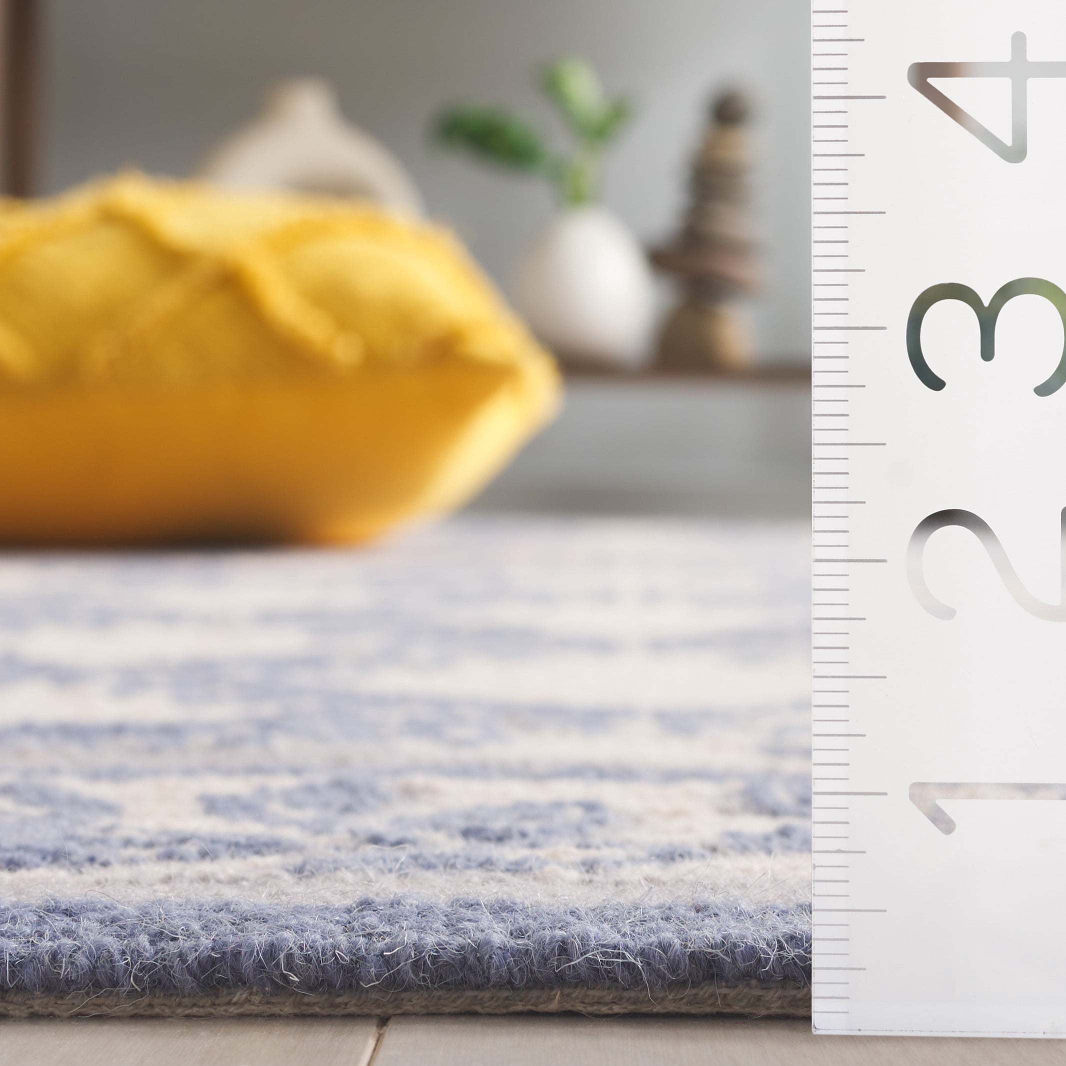 Safavieh Chelsea Alecia Geometric Runner Rug, Ivory/Light Blue, 2'6" x 12' - Image 4