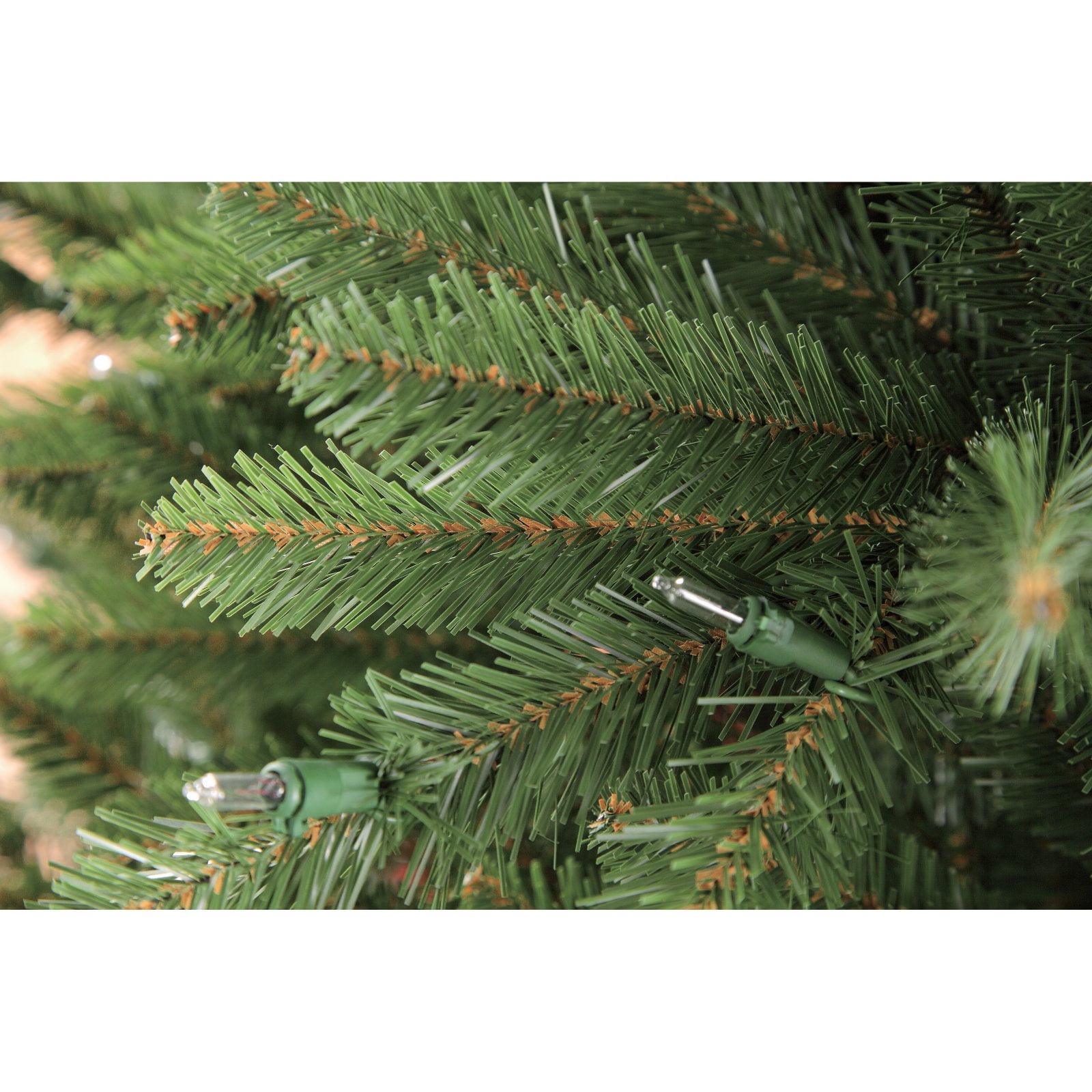 Puleo International 4.5 ft.Pre-Lit Fraser Fir Artificial Christmas Tree with 250 Clear UL listed Lights - Image 2