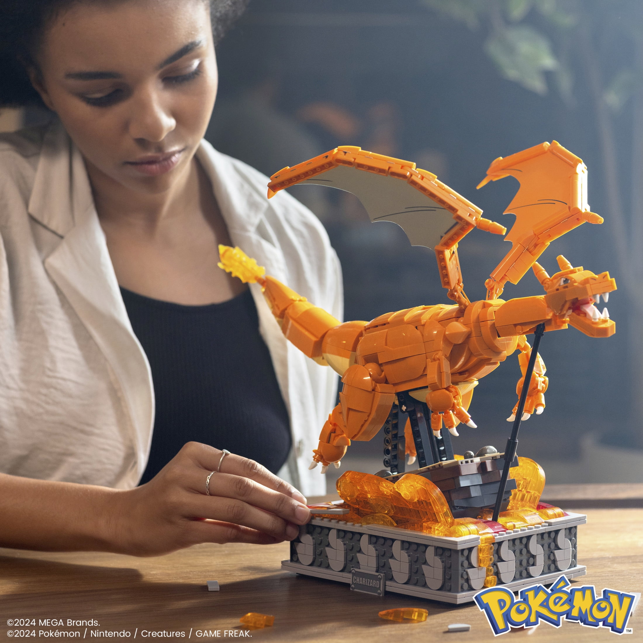 MEGA Pokemon Charizard Building Kit with Motion (1663 Pieces) for Collectors - Image 4