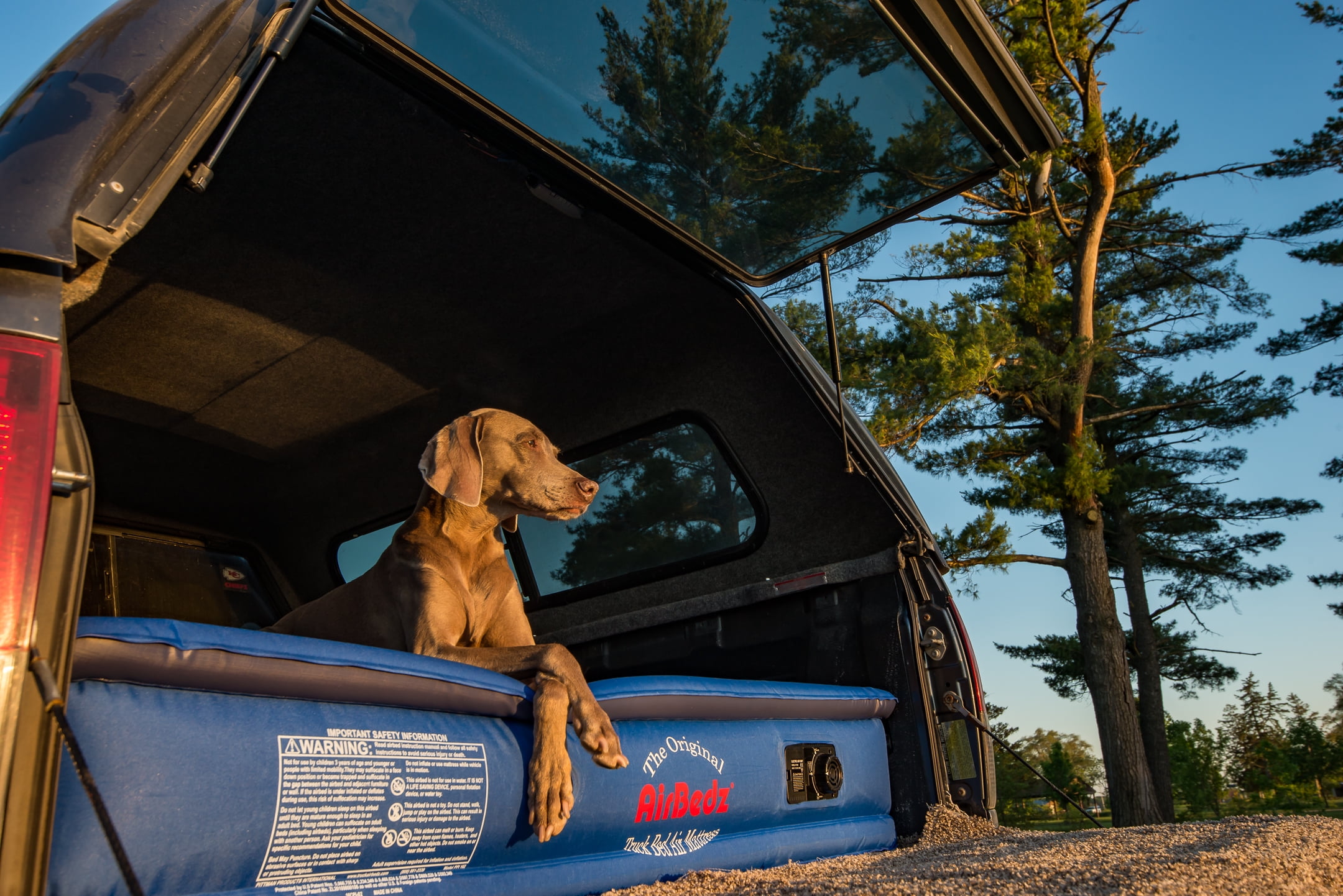 Airbedz by Pittman Outdoors - Truck Bed Air Mattress Mid Size 5.0'-5.5' Ft Bed With Built-In Rechargeable Battery Air Pump & Includes Tailgate Extension Blue - Image 7