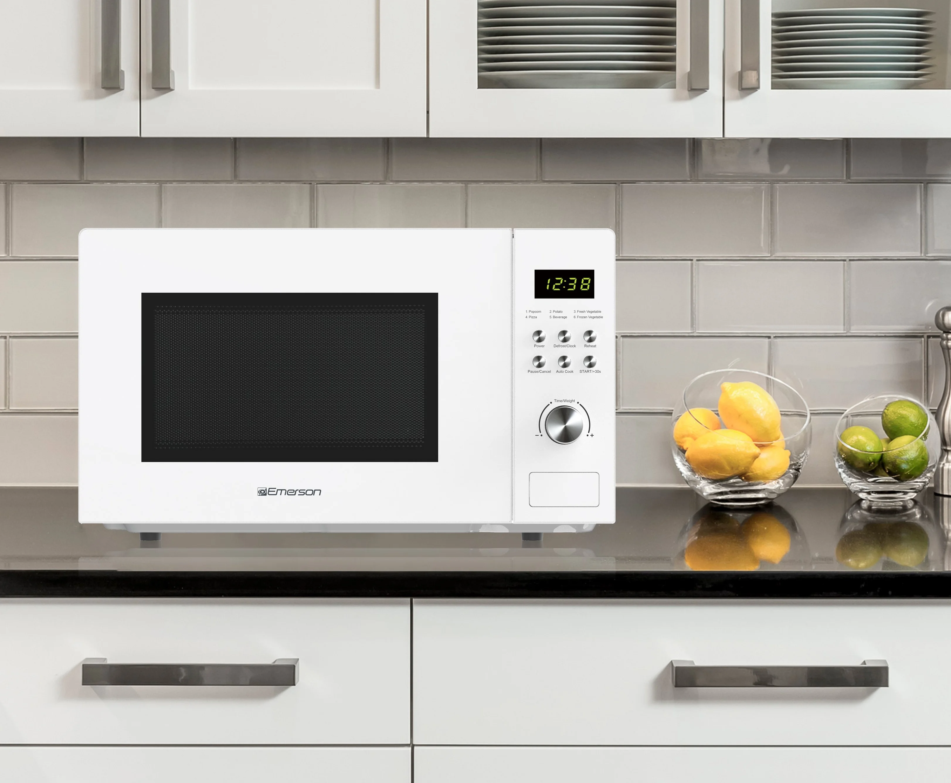 Emerson 1.1 Cu Ft, 1000W White Countertop Microwave Oven, MW1101W - Image 7