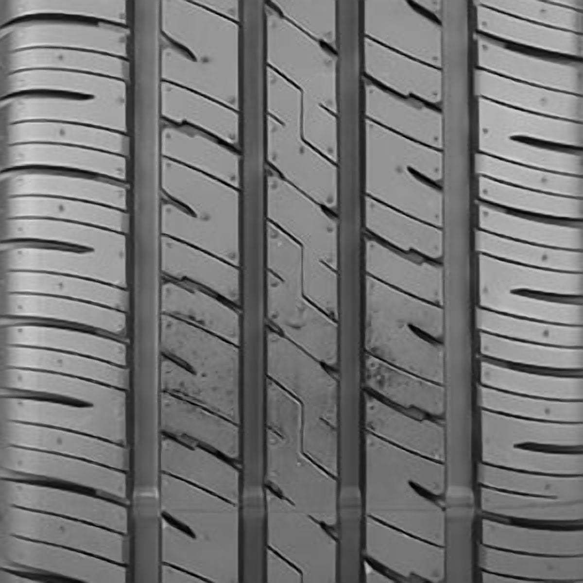 Solar 4XS Plus 215/55R17 Tire - Image 3