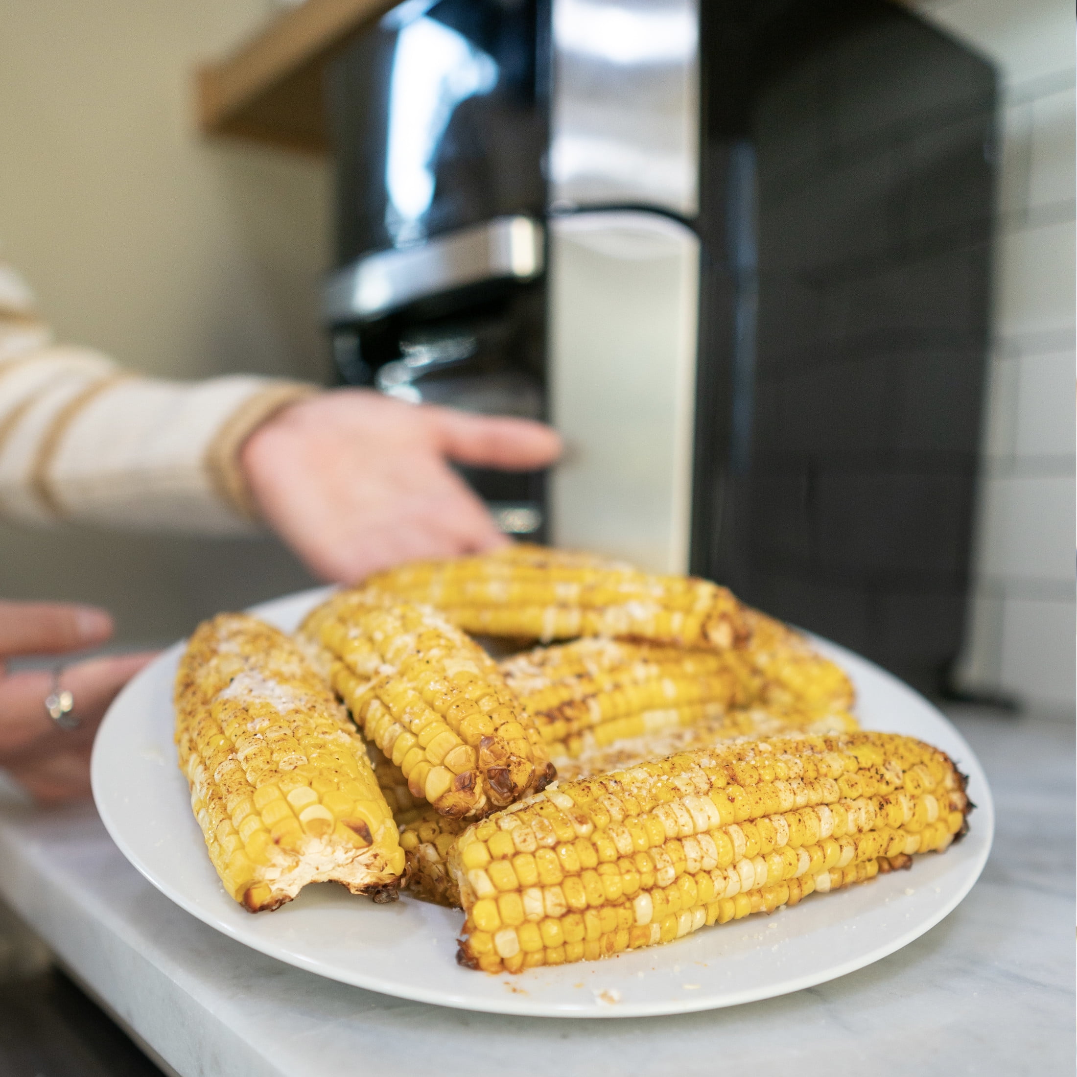West Bend XL Digital Air Fryer Oven with 10 Presets and 6 Functions, 12.6 Qt Capacity, in Black (AFWB12BK13) - Image 11