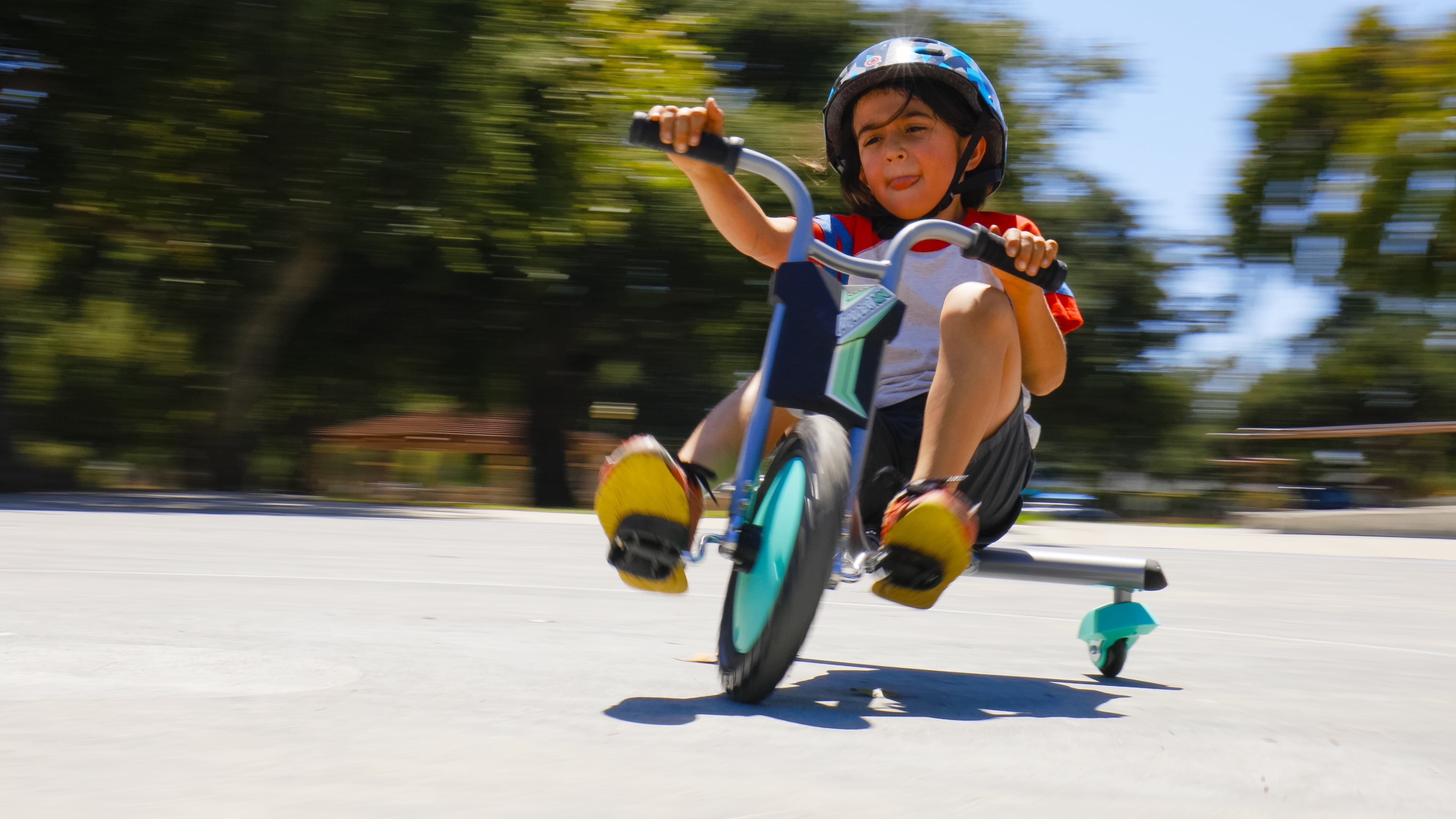 Razor RipRider 360 Mini - Teal, 360 Degrees Caster Tricycle, Easy Drifting, for Child Ages 3+ - Image 11