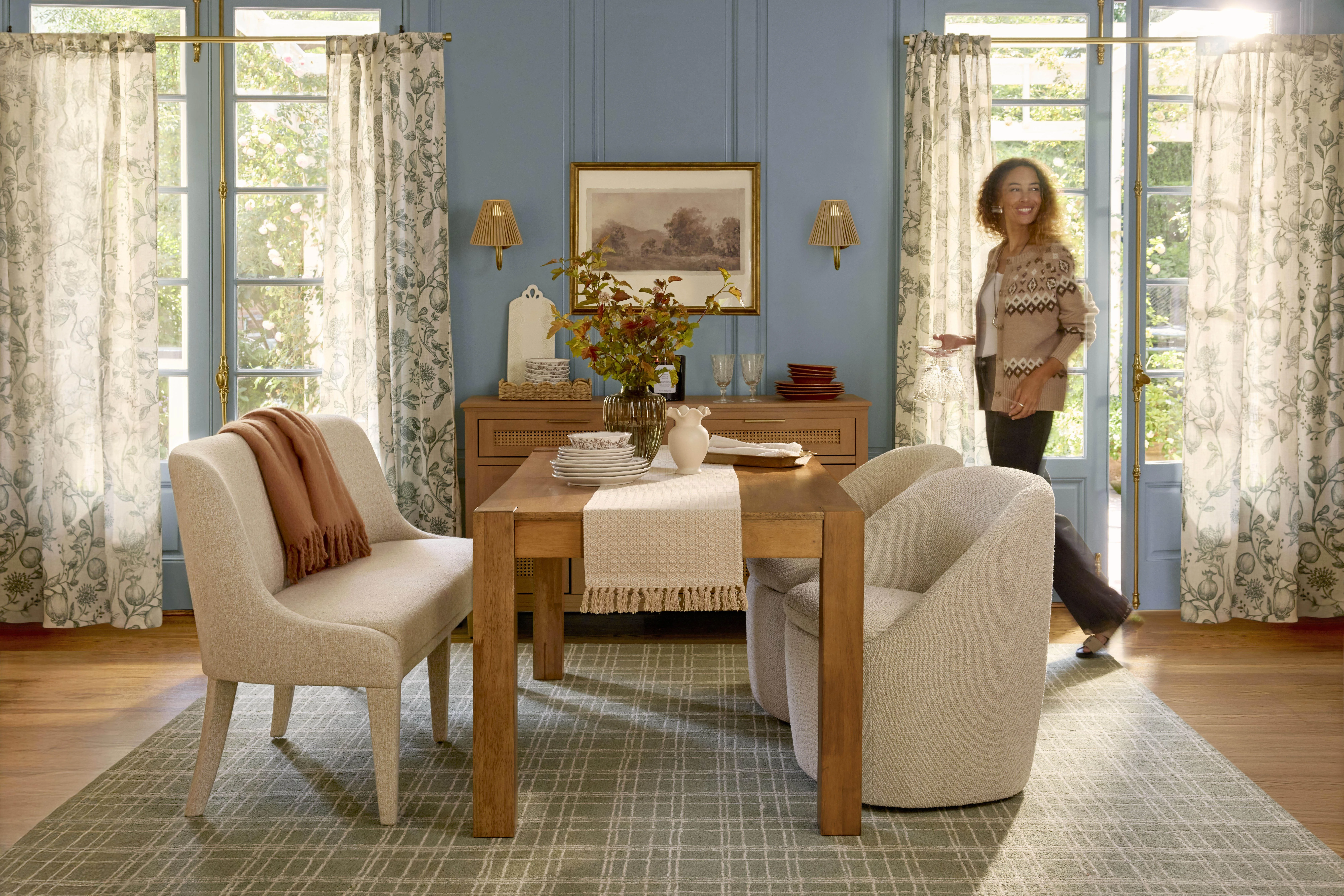 Better Homes & Gardens Bryant Solid Wood Extendable Dining Table, Light Honey Finish - Image 7