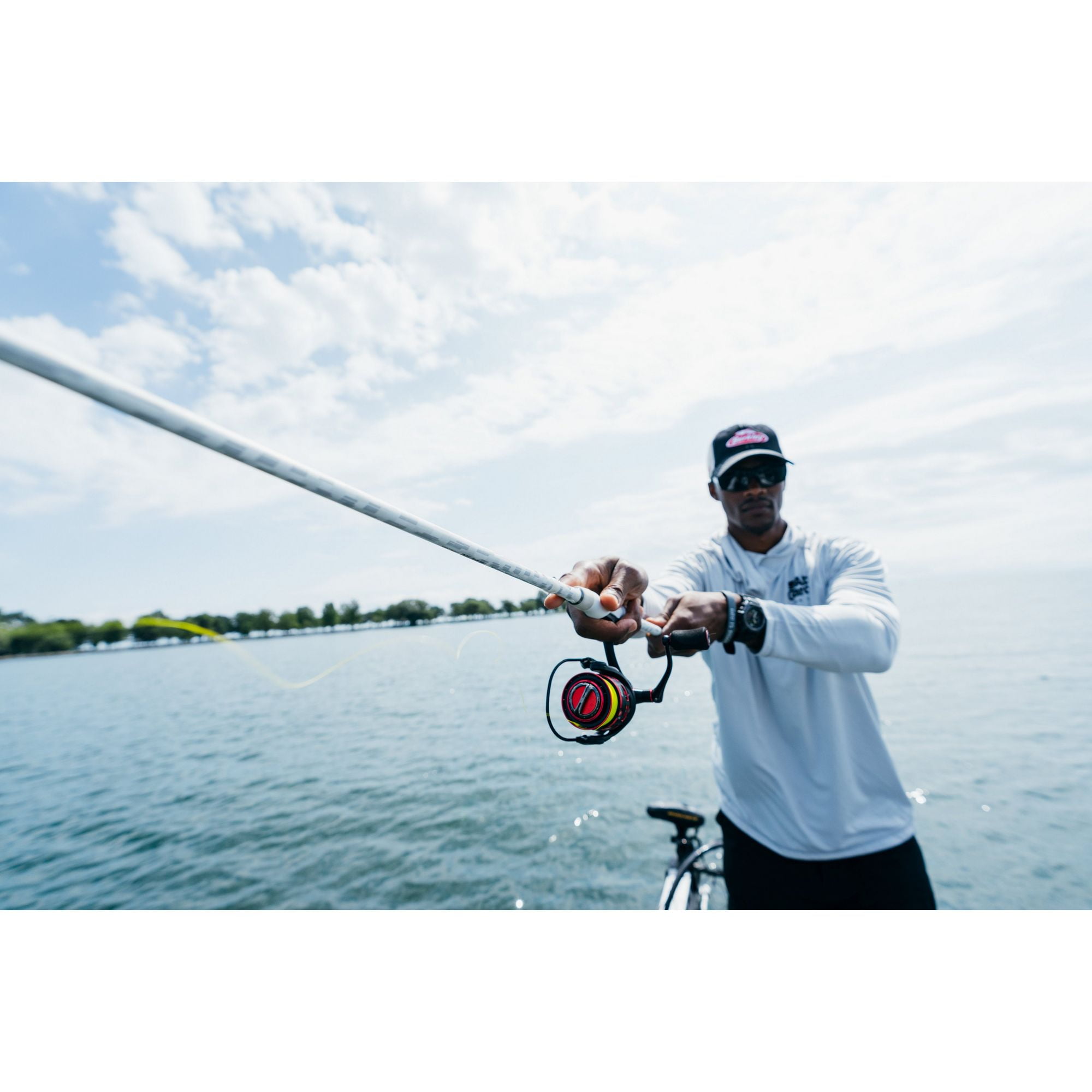 Abu Garcia 6’9” Veritas Spinning Fishing Rod, 1 Piece Rod - Image 5