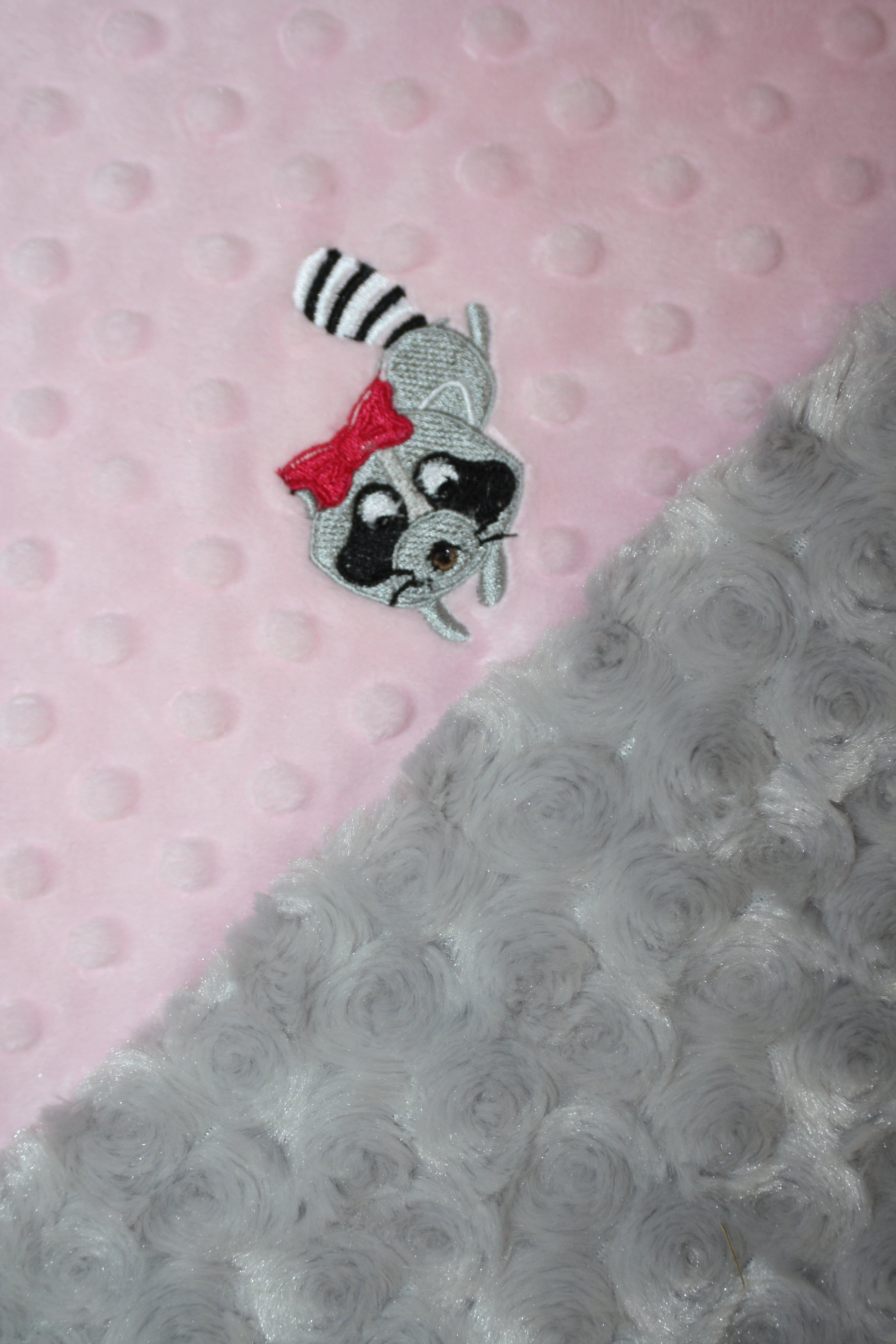 Lil Cub Hub 2BSPDSR-M Raccoon Minky Blanket - Pink Dot with Silver Rosebud Swirl - Image 3
