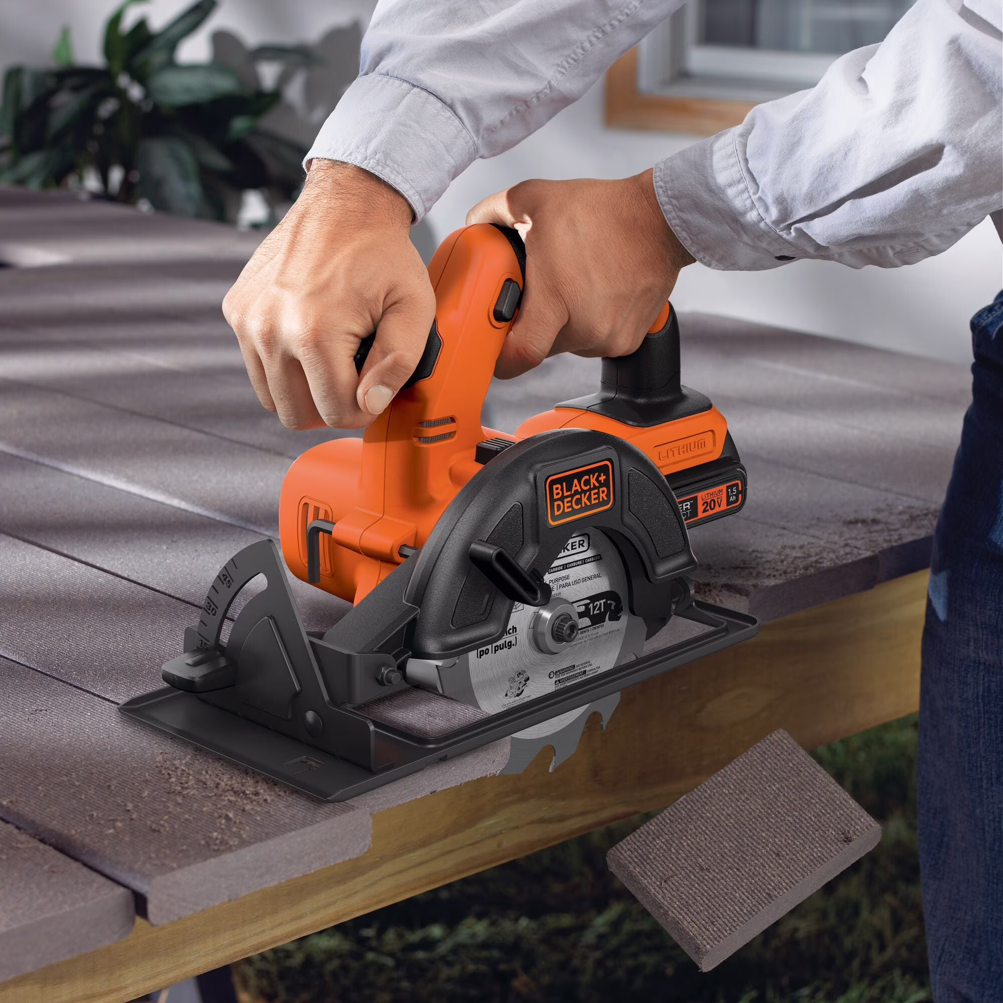 BLACK+DECKER 20V MAX* PowerConnect 5-1/2 In. Cordless Circular Saw (BDCCS20C)