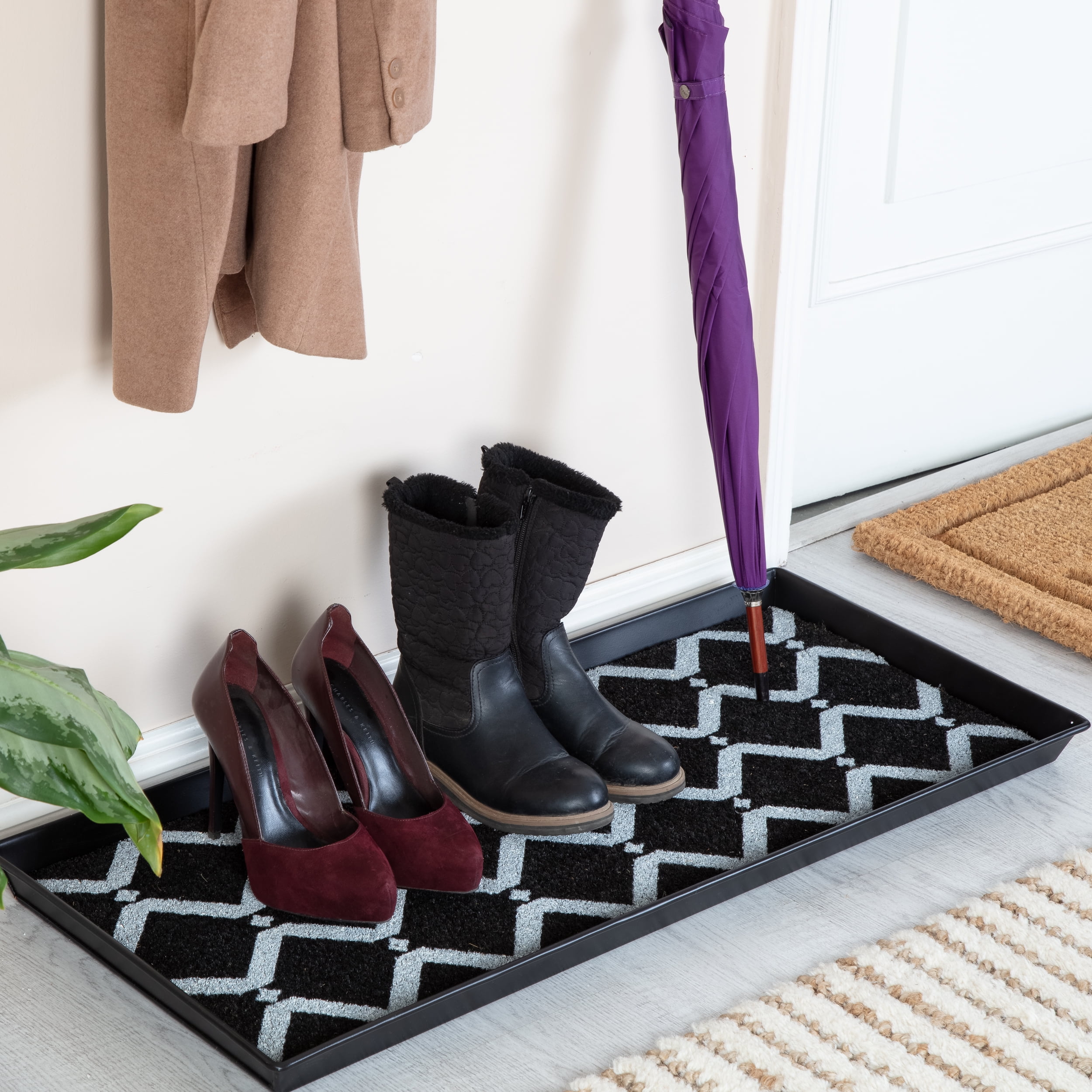 Black Metal Boot Tray with Black & Ivory Diamond Coir Insert