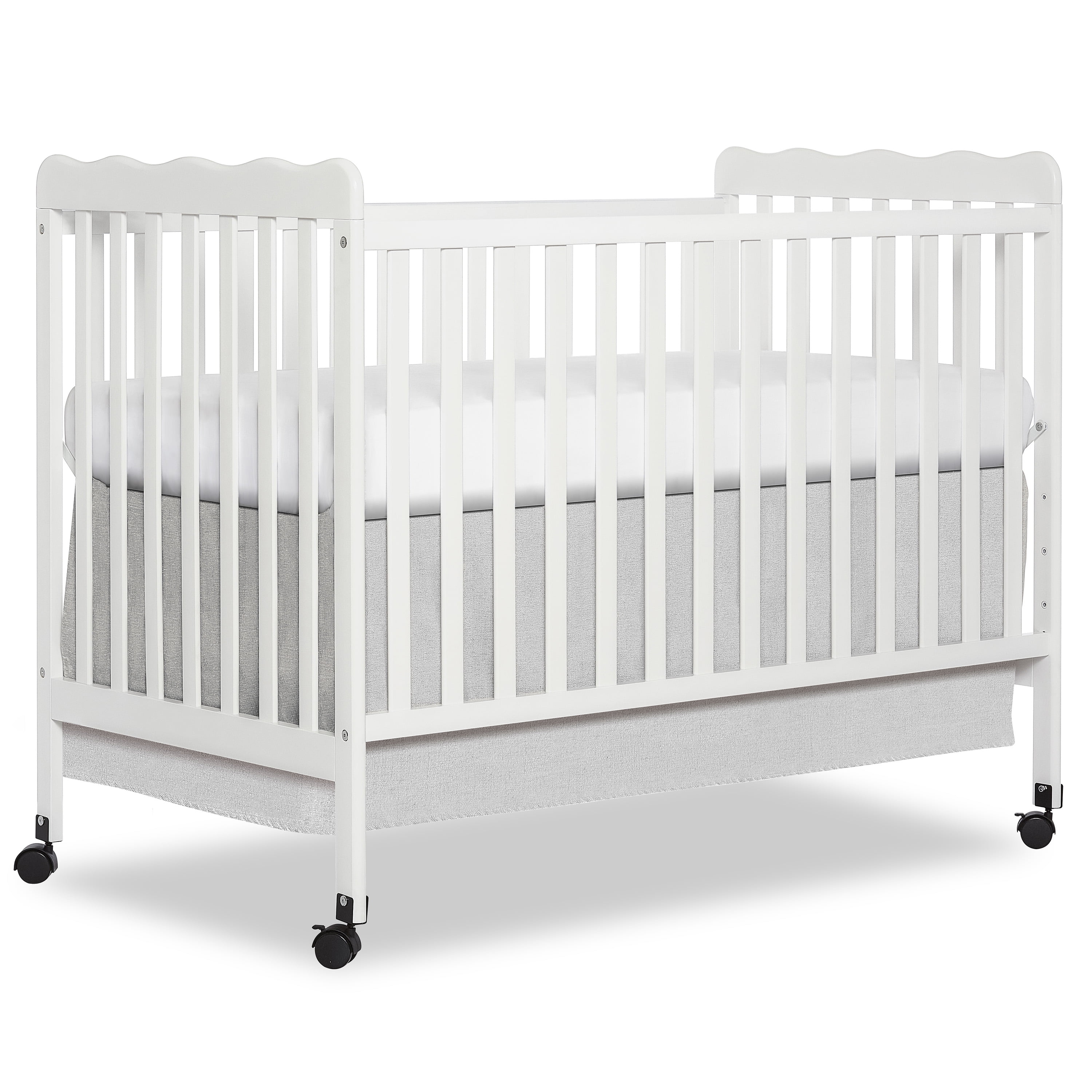 Dream On Me Carson Classic 3-in-1 Portable Crib in White, Removable Wheels, Converts from Baby Crib to Toddler Bed, Day Bed and Kids Sofa, Three Adjustable Mattress Height Positions