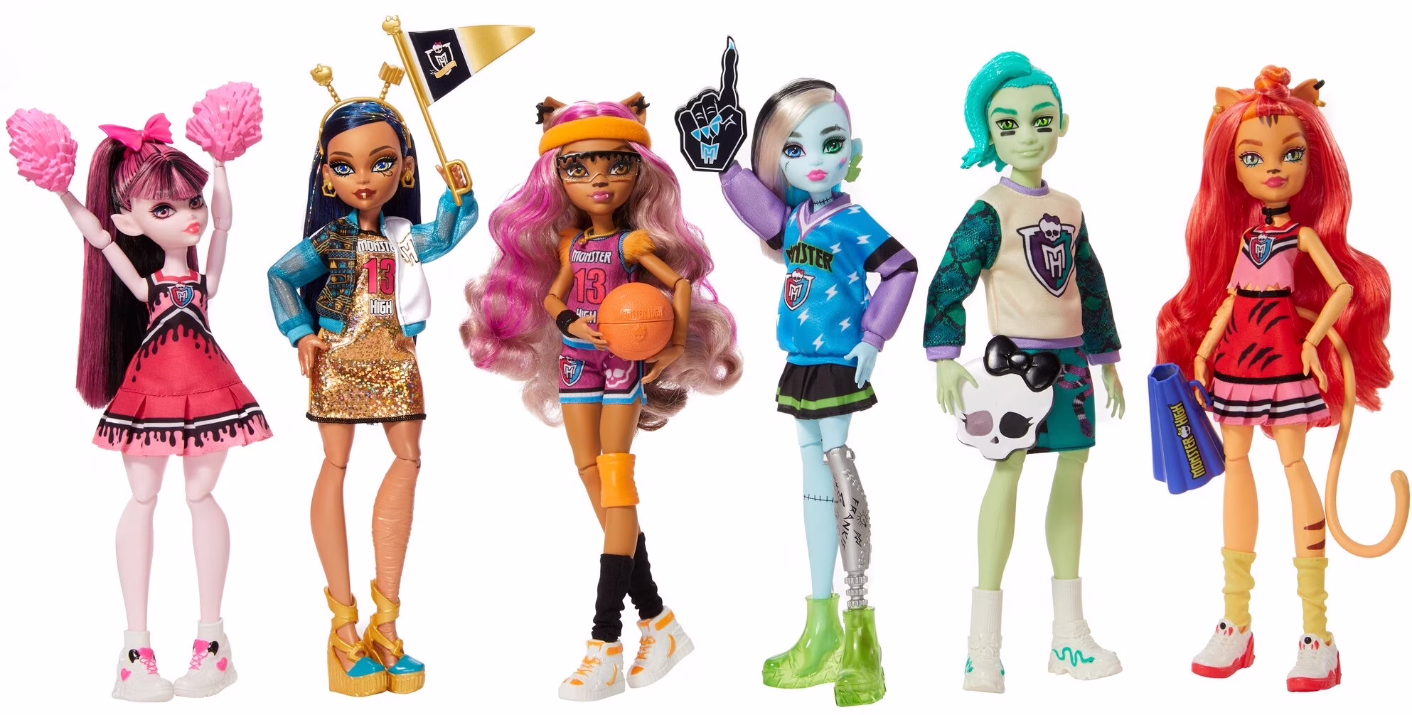 Monster High Ghoul Spirit Doll 6-Pack, Sport Theme, Collectible Set with Draculaura & 5 Other Dolls