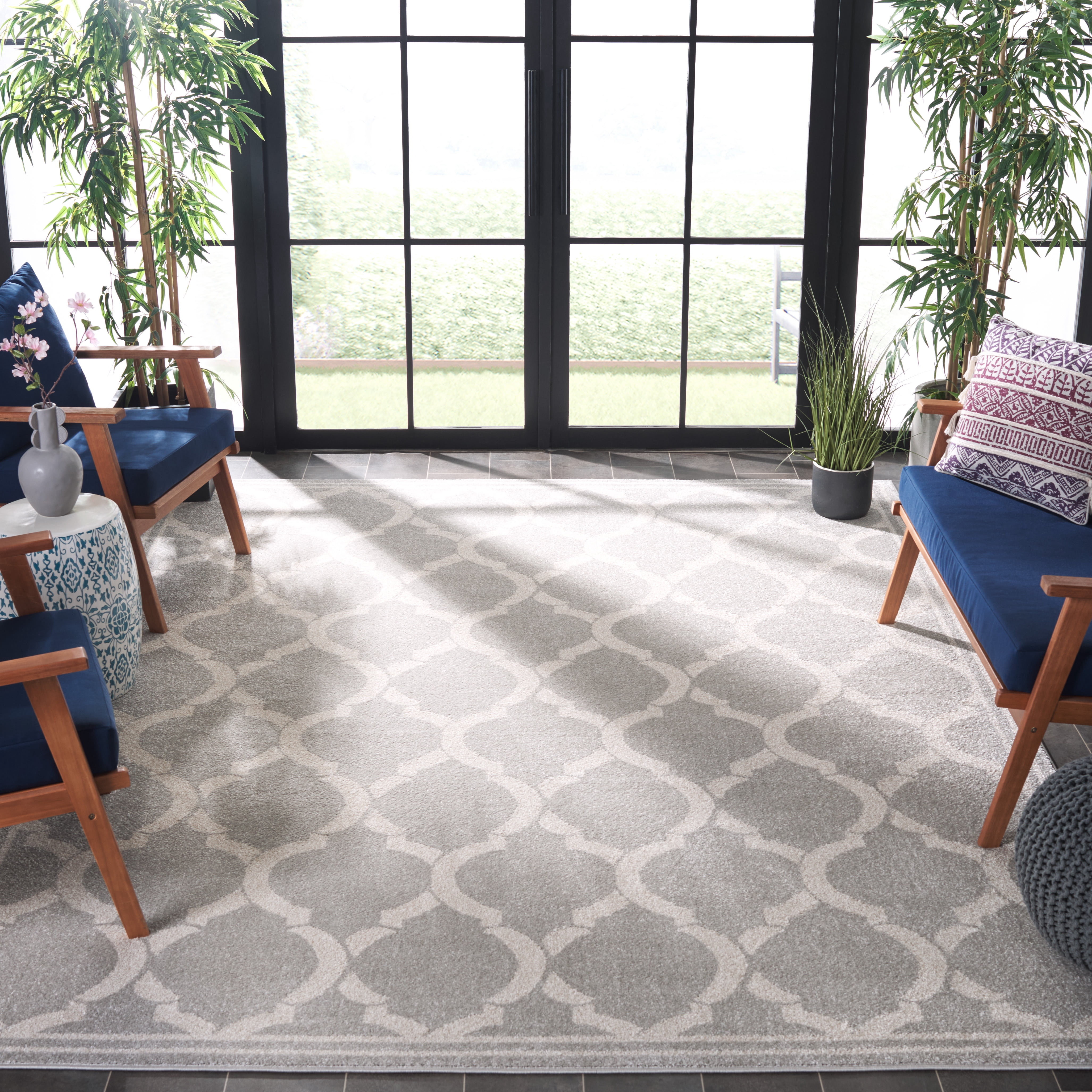 Safavieh Amherst Wendy Geometric Area Rug, Light Gray/Ivory, 8' x 10'