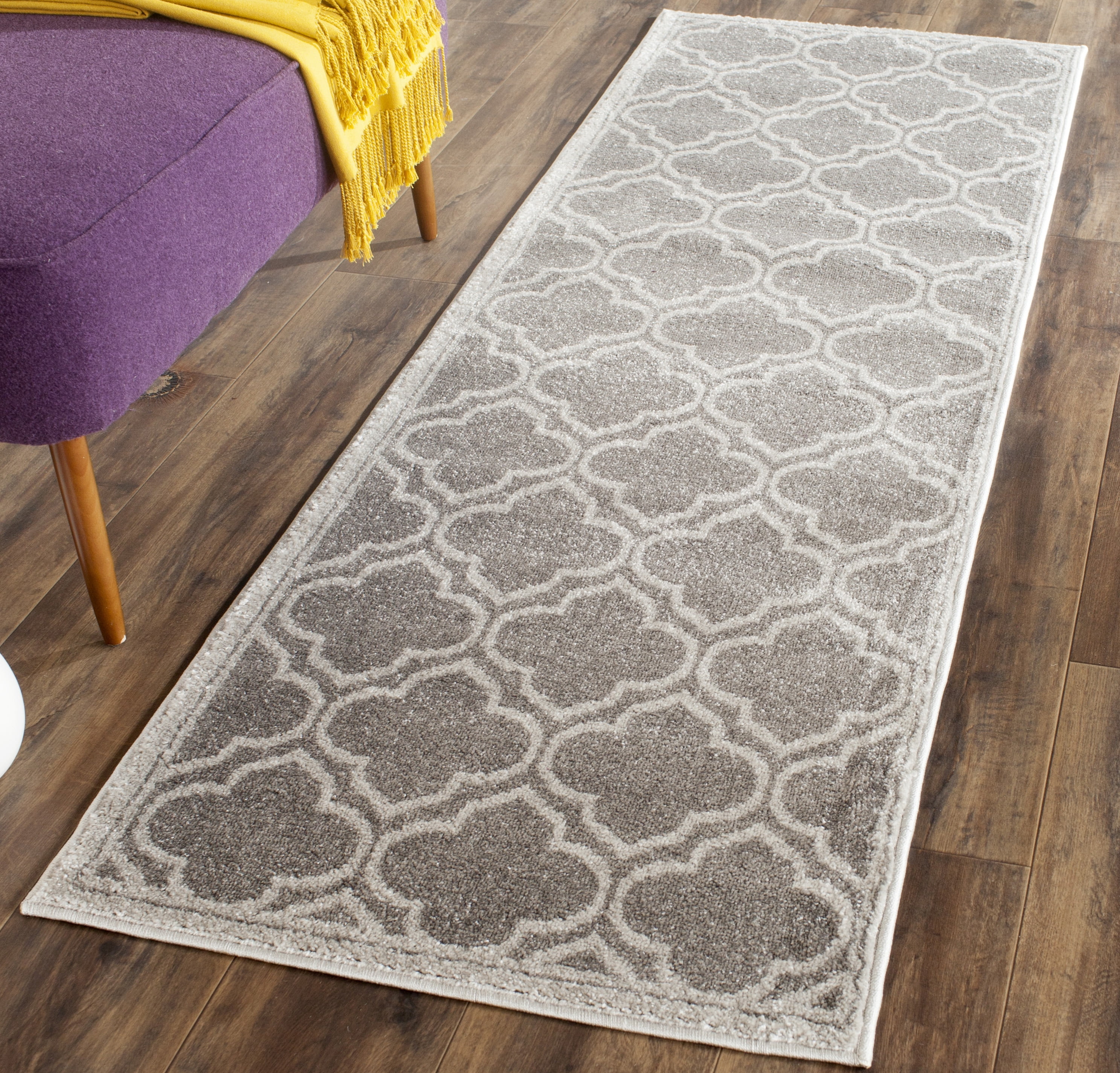 Safavieh Amherst Wilson Geometric Runner Rug, Gray/Light Gray, 2'3" x 11'