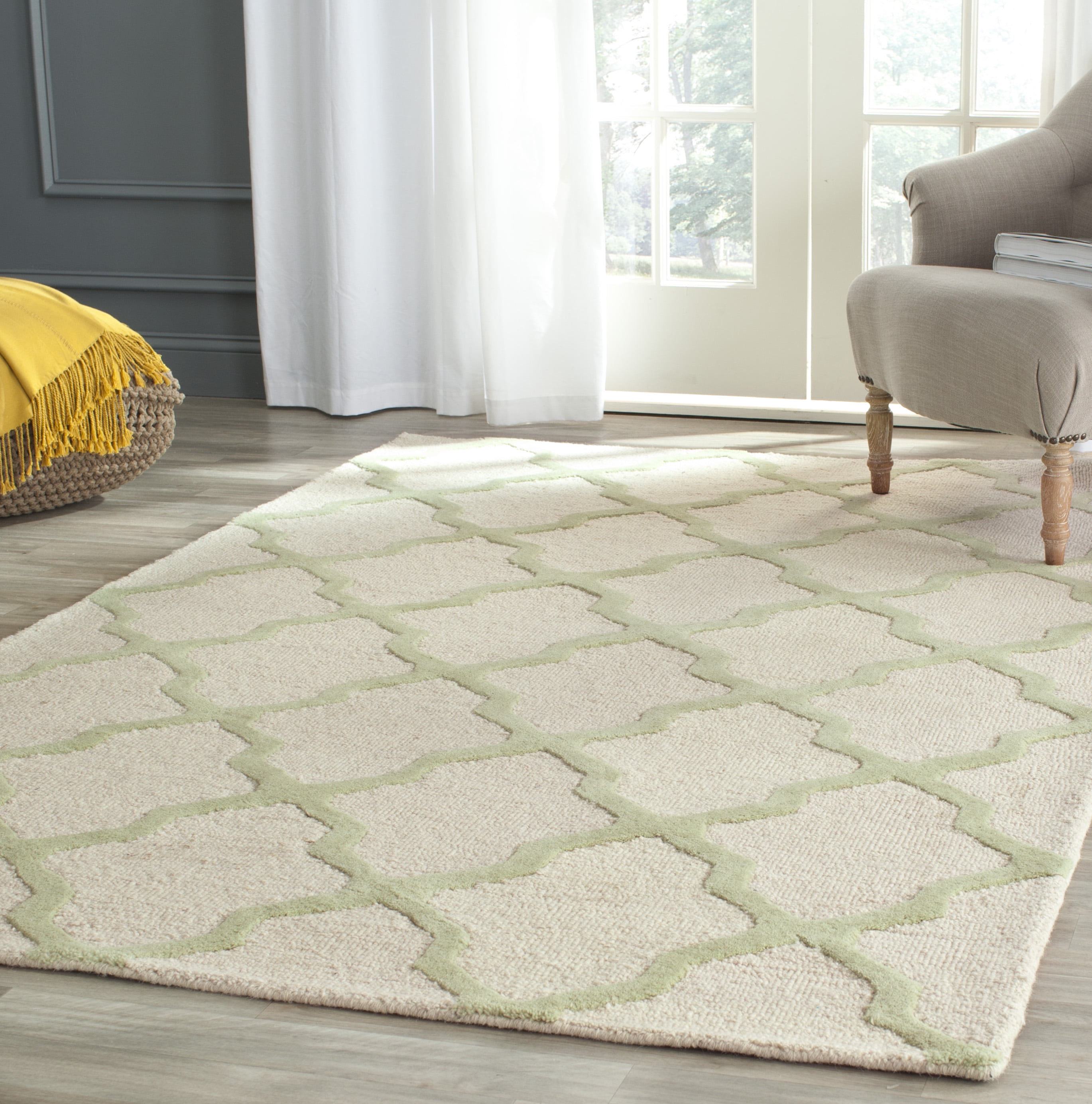 SAFAVIEH Cambridge Liam Geometric Wool Area Rug, Ivory/Light Green, 6' x 6' Square
