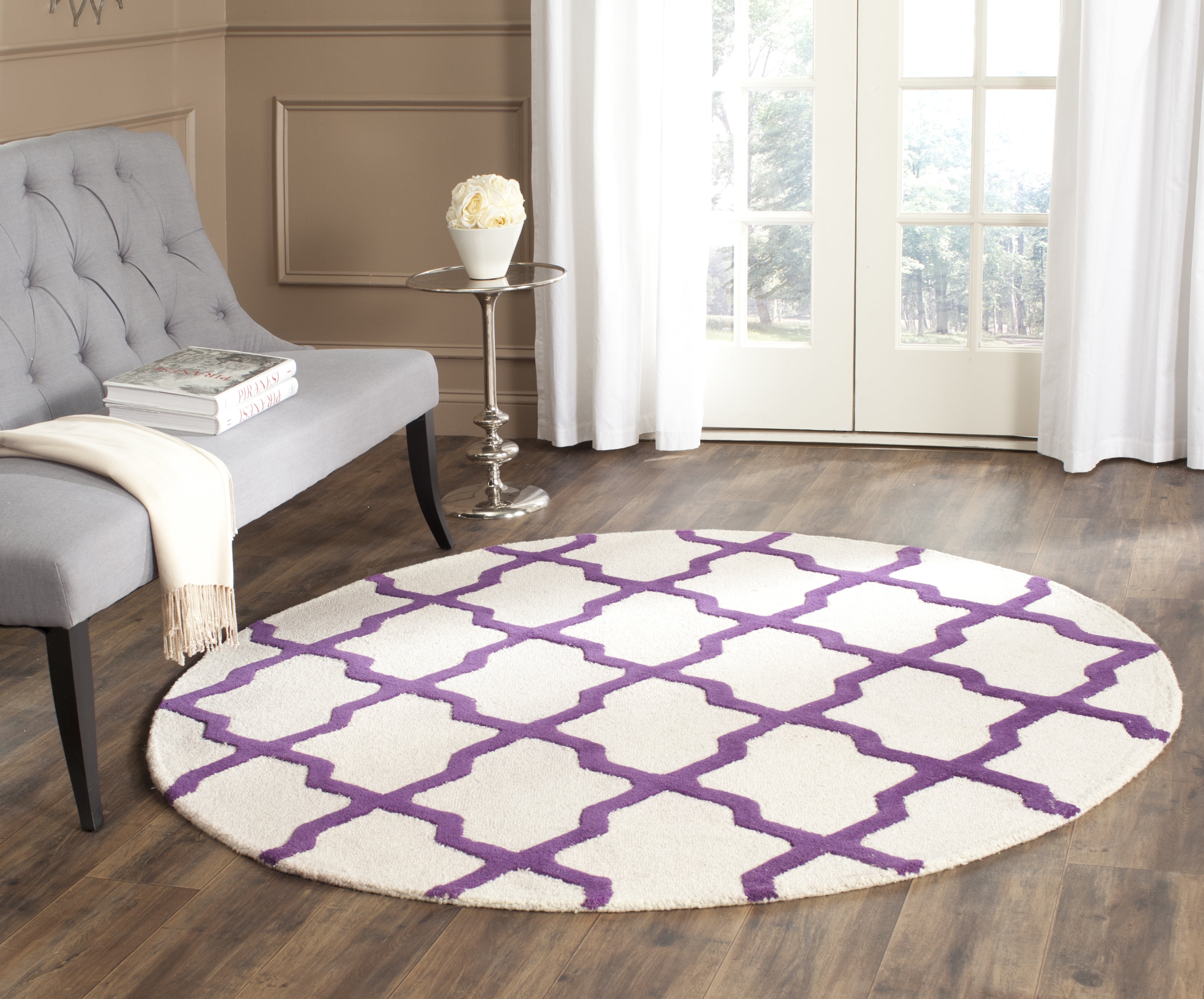 SAFAVIEH Cambridge Liam Geometric Wool Area Rug, Ivory/Purple, 6' x 6' Round