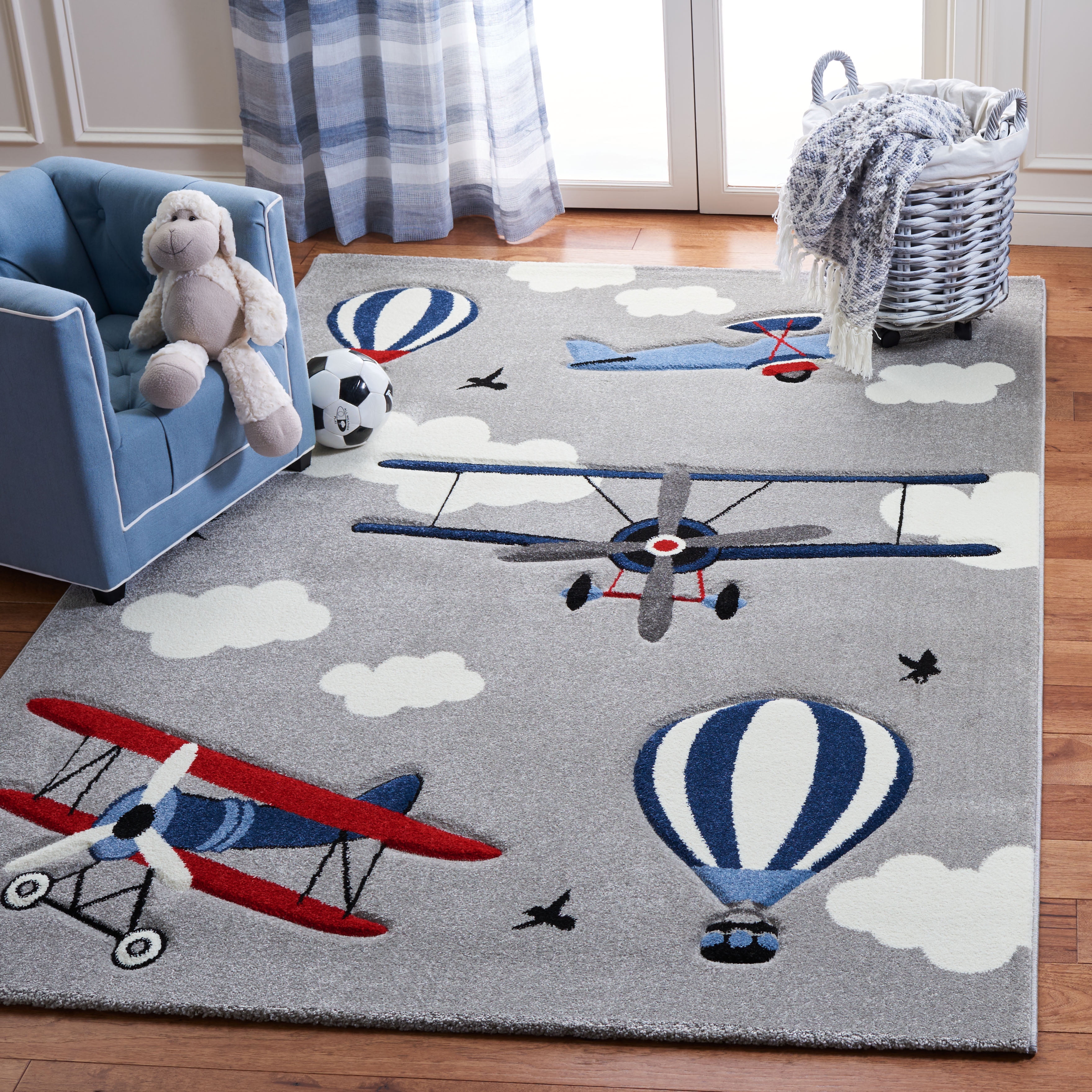 SAFAVIEH Carousel Kids Biplanes in the Sky Area Rug, Light Gray/Red, 5'3" x 7'6"