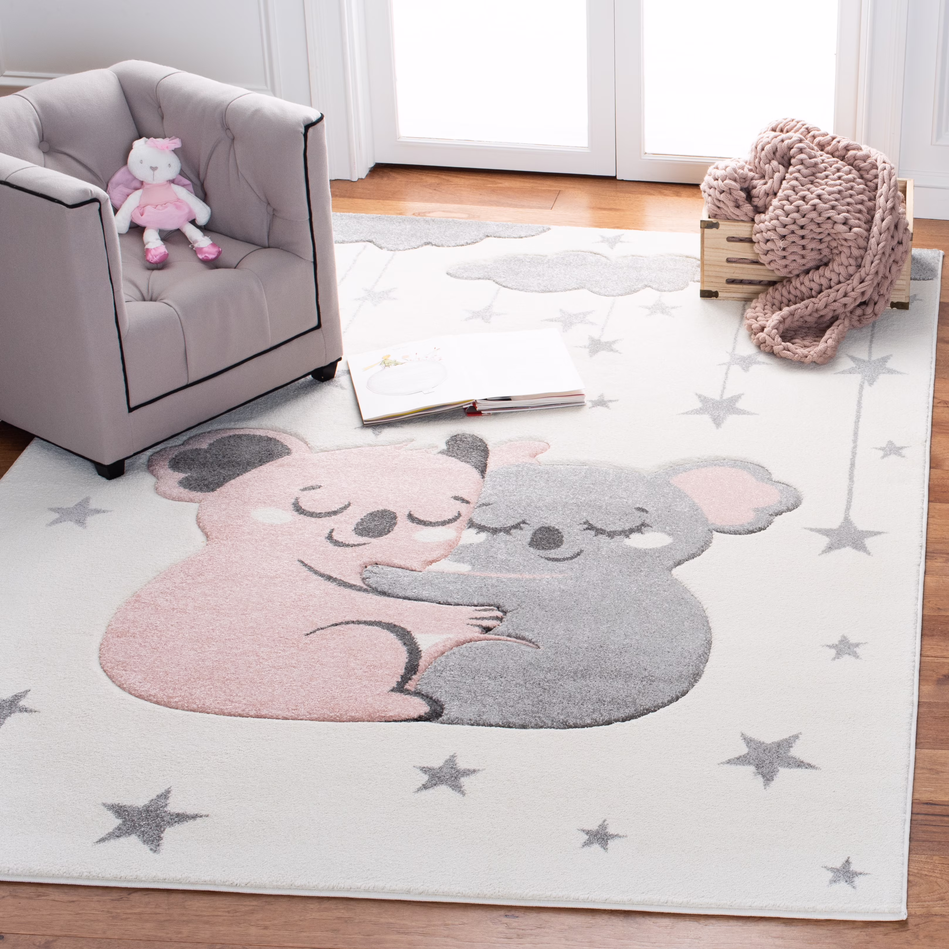 SAFAVIEH Carousel Kids Hugging Koalas Area Rug, Ivory/Pink, 5'3" x 7'6"