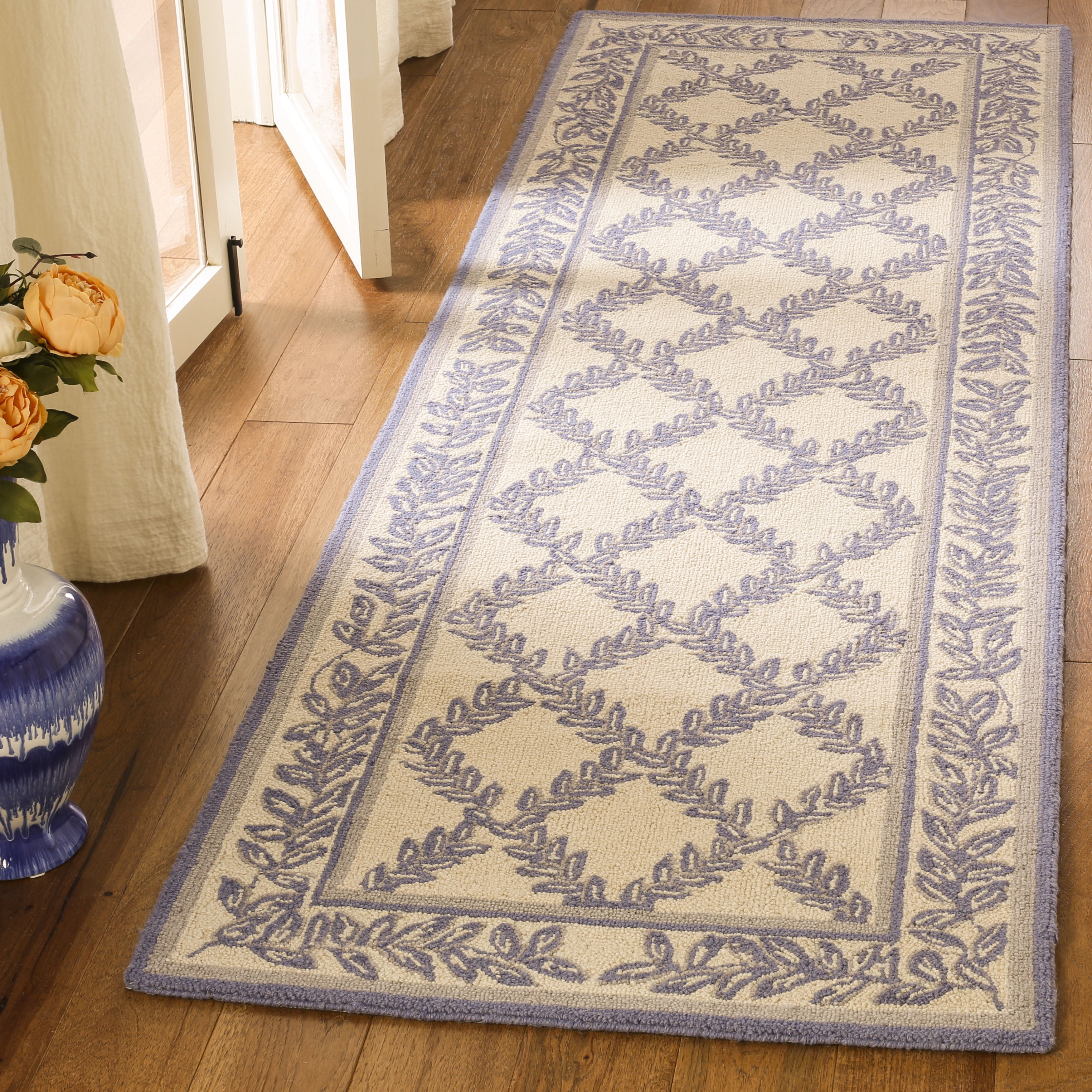 SAFAVIEH Chelsea Alecia Geometric Borders Wool Runner Rug, Ivory/Light Blue, 2'6" x 12'