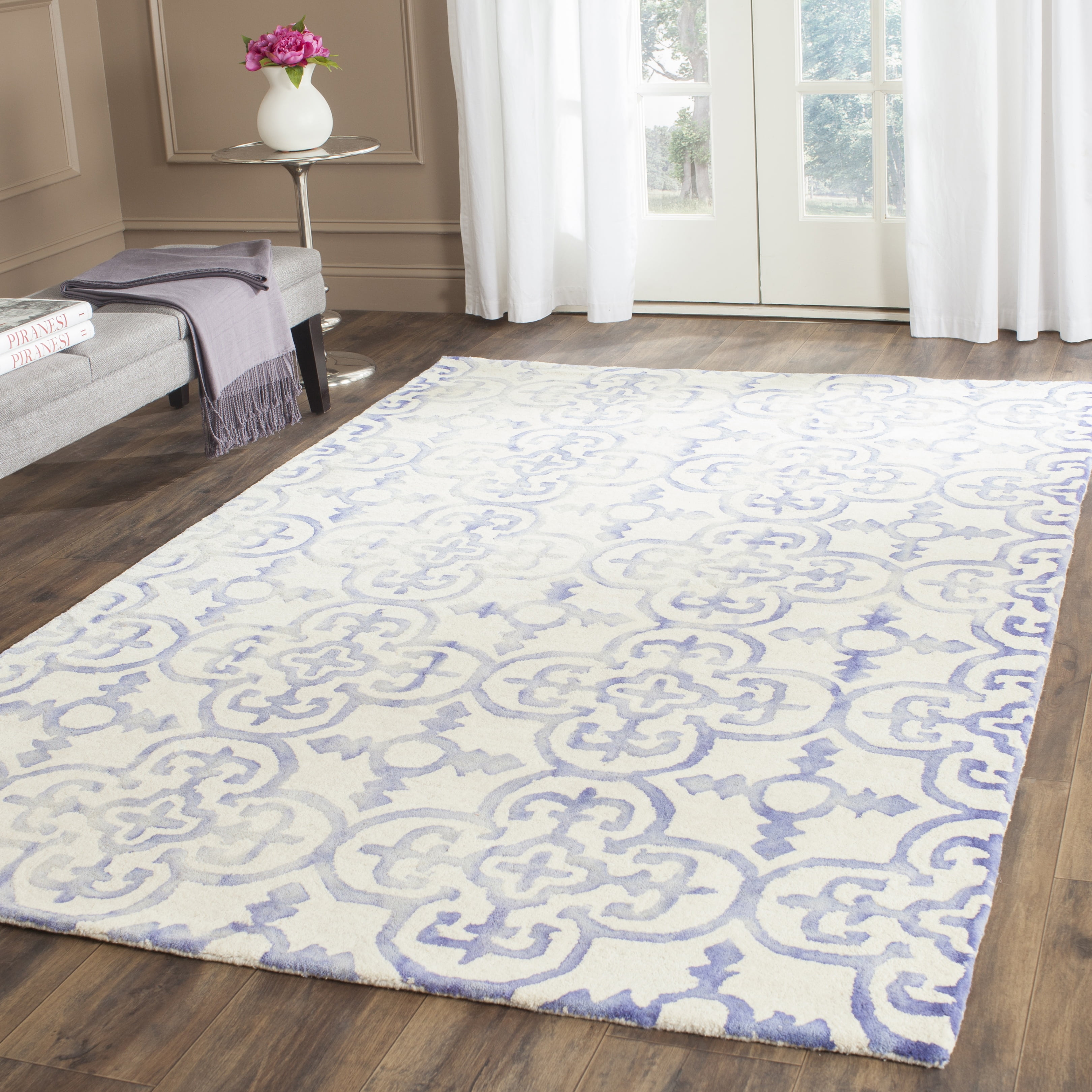 Safavieh Dip Dye Flower Distressed Wool Area Rug, Ivory/Blue, 5' x 8'