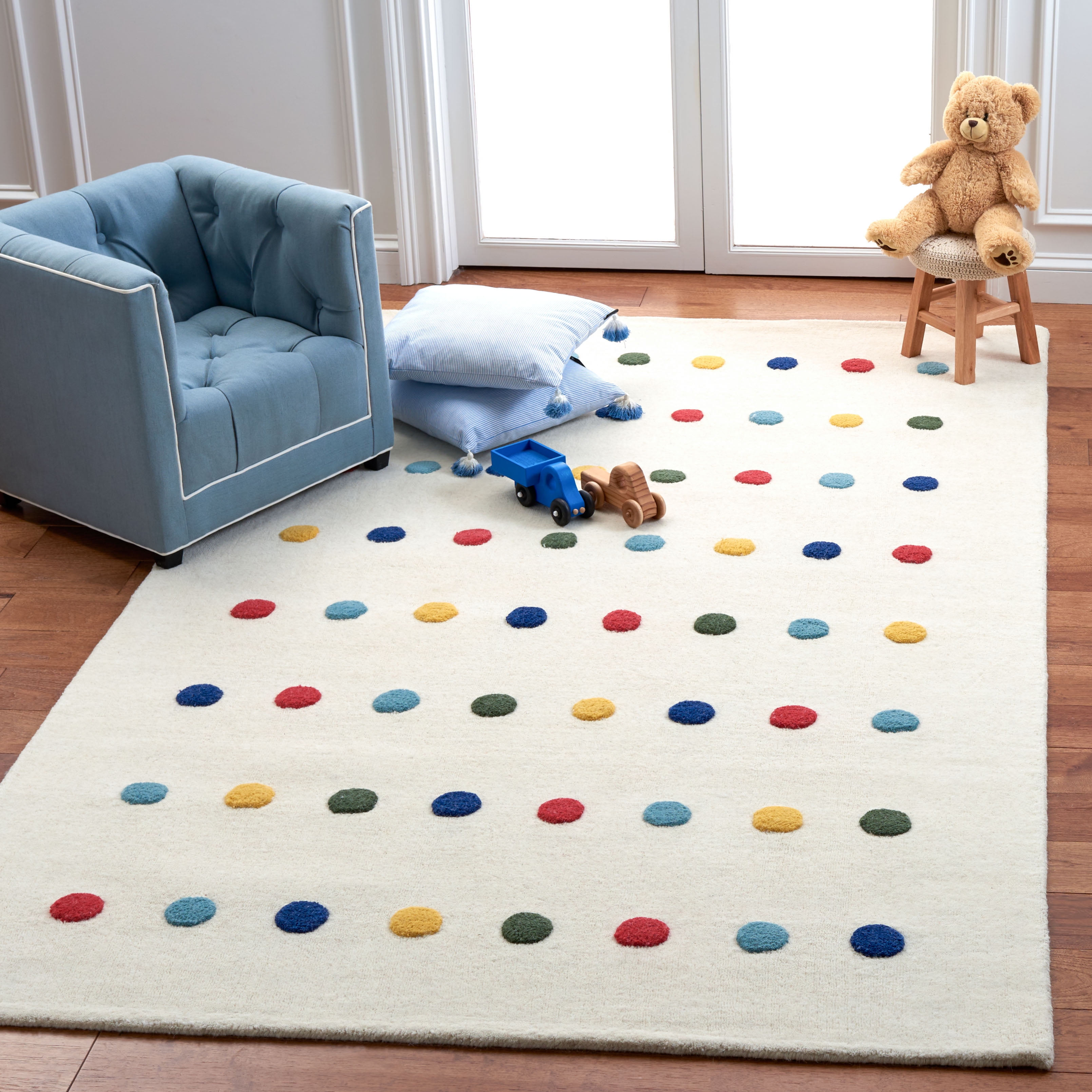 SAFAVIEH Kids Christabella Colorful Polka Dot Area Rug, Ivory, 4' x 6'