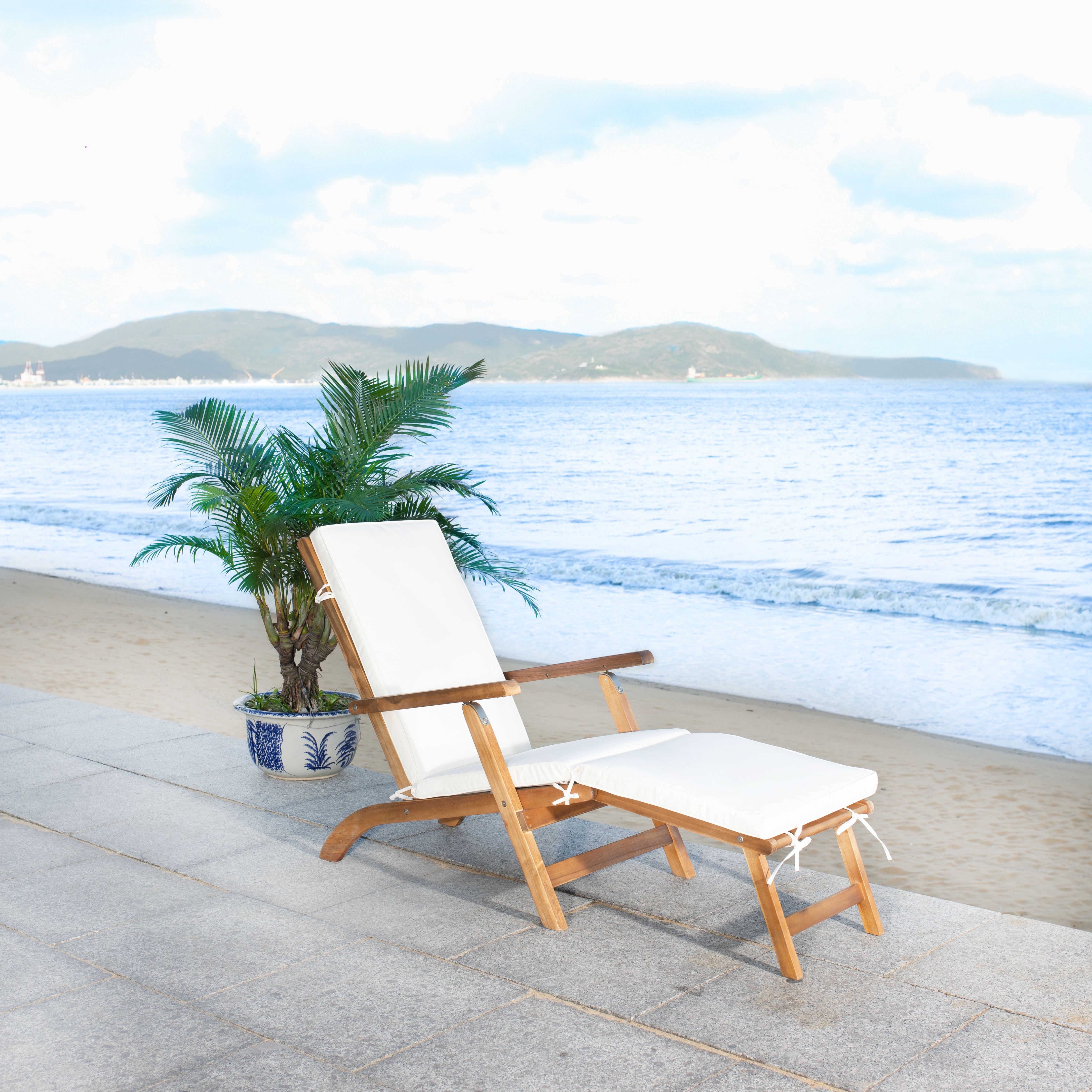 SAFAVIEH Outdoor Collection Palmdale Lounge Chair Natural/Beige