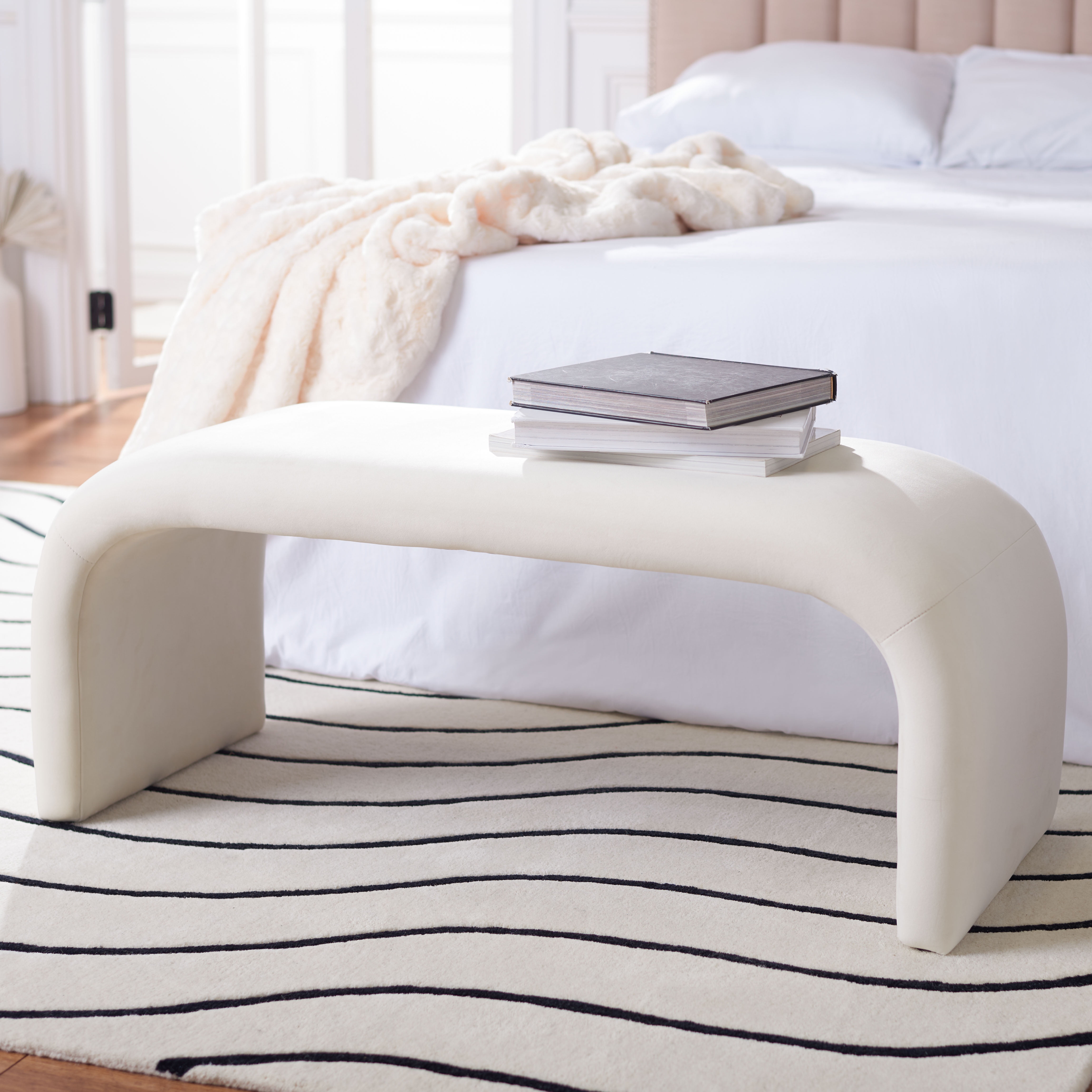 SAFAVIEH Tenko Modern Solid Glam Accent Bench, Cream