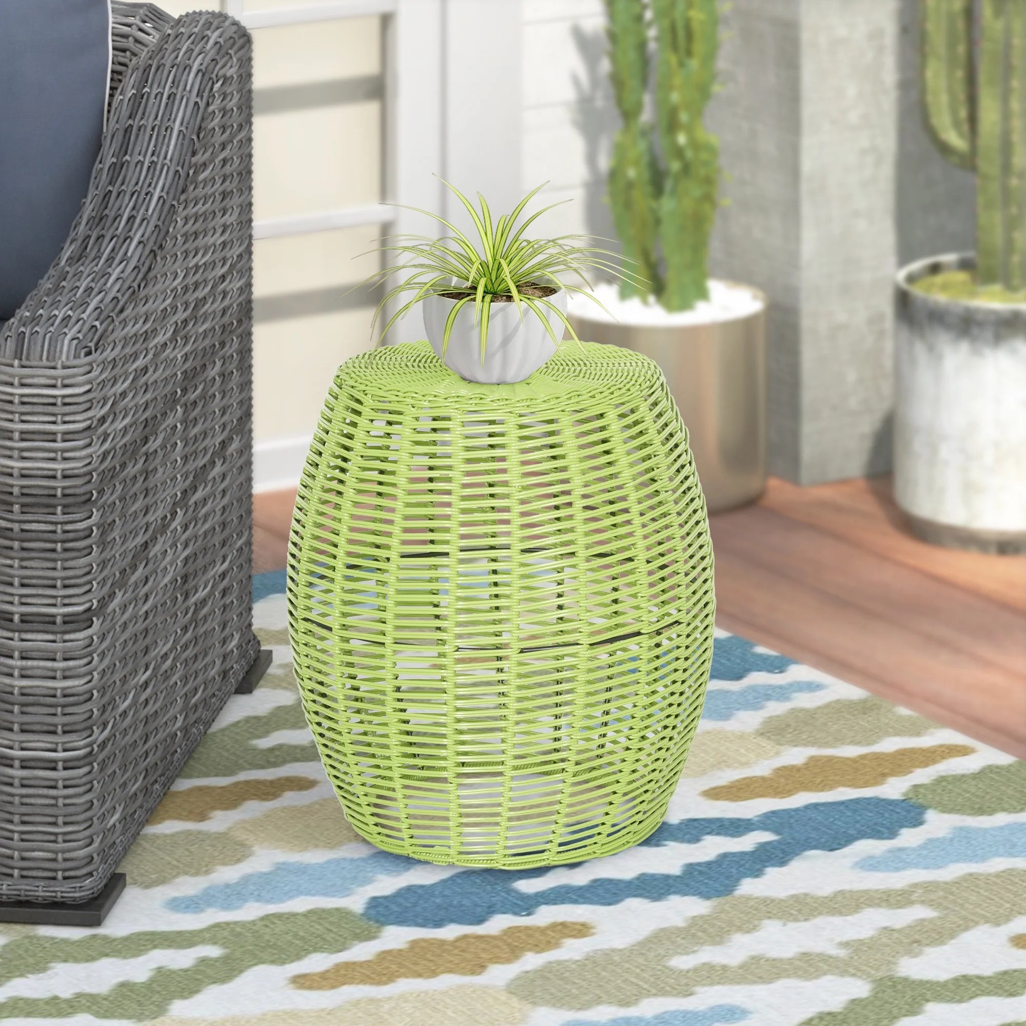 16in Wicker Outddor Side Table - Green