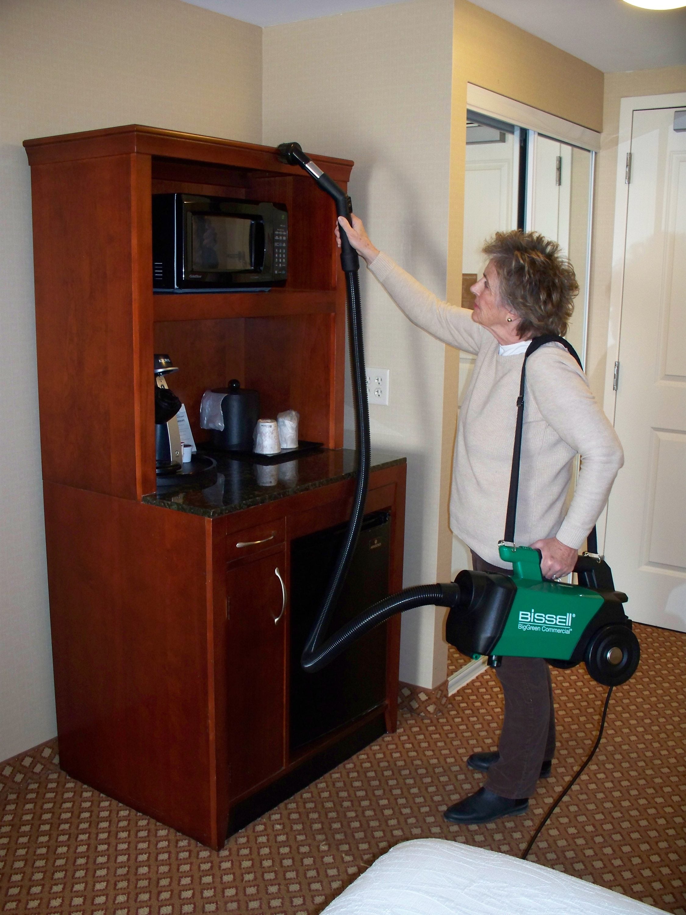 Lightweight Canister Canister Vacuum - Image 6