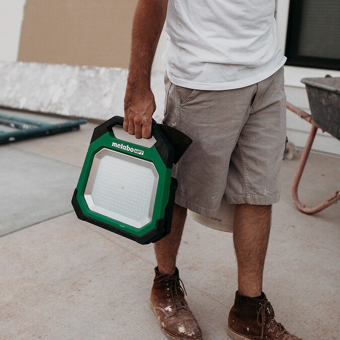 Metabo HPT 18-volt 10000-Lumen LED Battery-operated and Plug Rechargeable Portable Work Light - Image 12