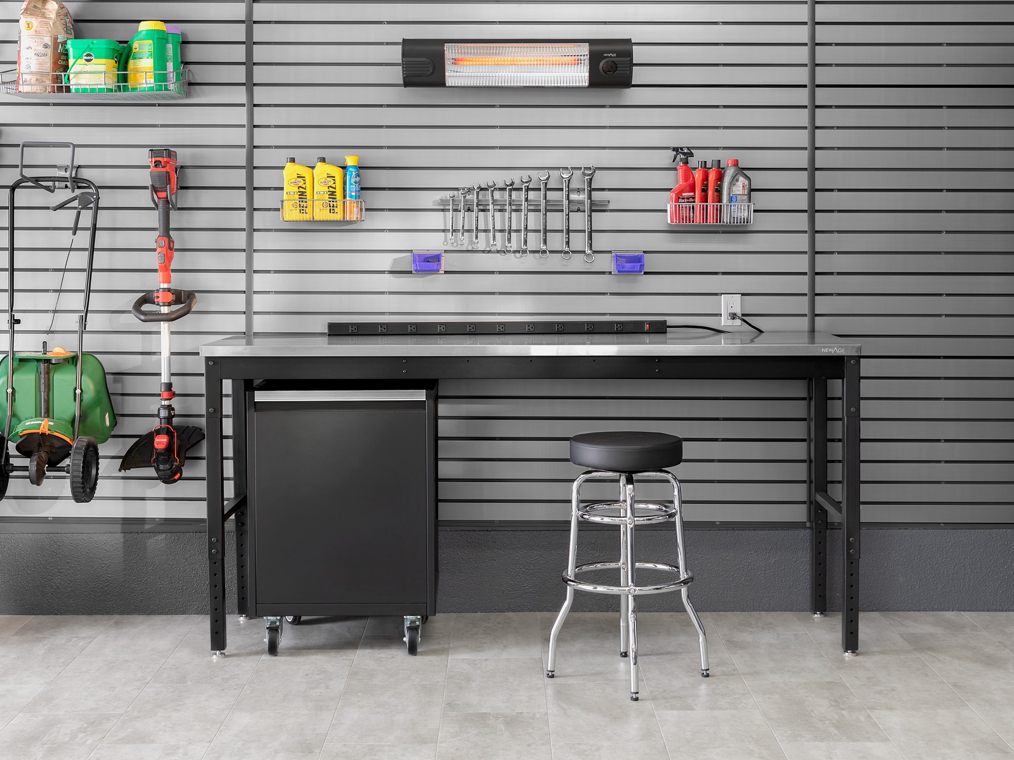 28.7-in x 13.8-in Work seat - Image 3