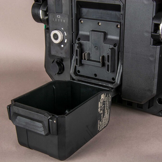 Metabo HPT 18-volt 10000-Lumen LED Battery-operated and Plug Rechargeable Portable Work Light - Image 15