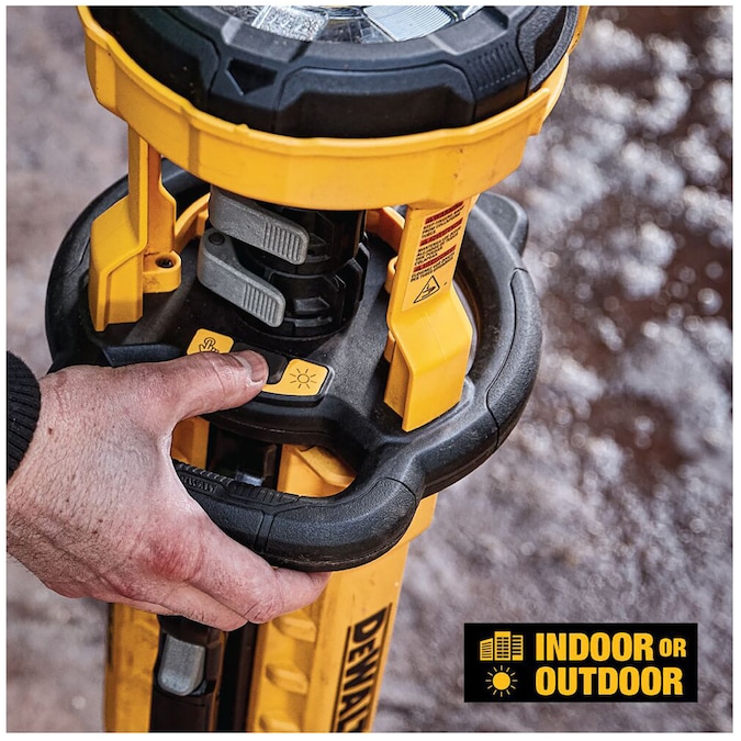 DEWALT 3000-Lumen LED Battery-operated Stand Work Light - Image 17