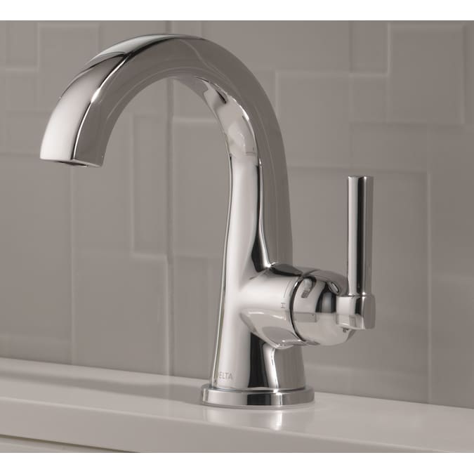 Delta Becker Chrome Single Hole 1-Handle WaterSense Bathroom Sink Faucet with Drain and Deck Plate