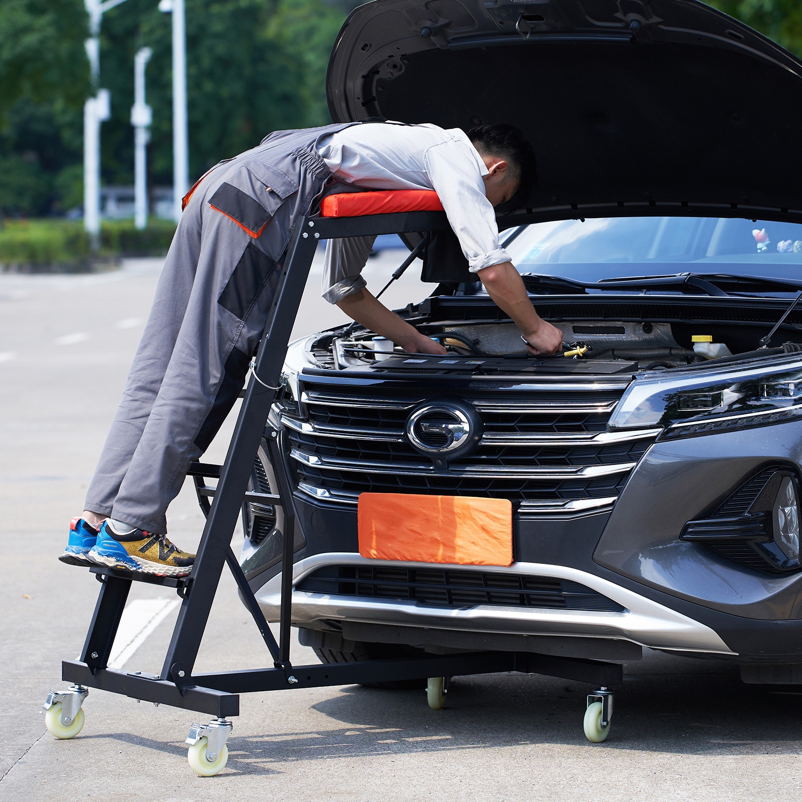 75.6-in x 33.9-in Creeper - Image 2