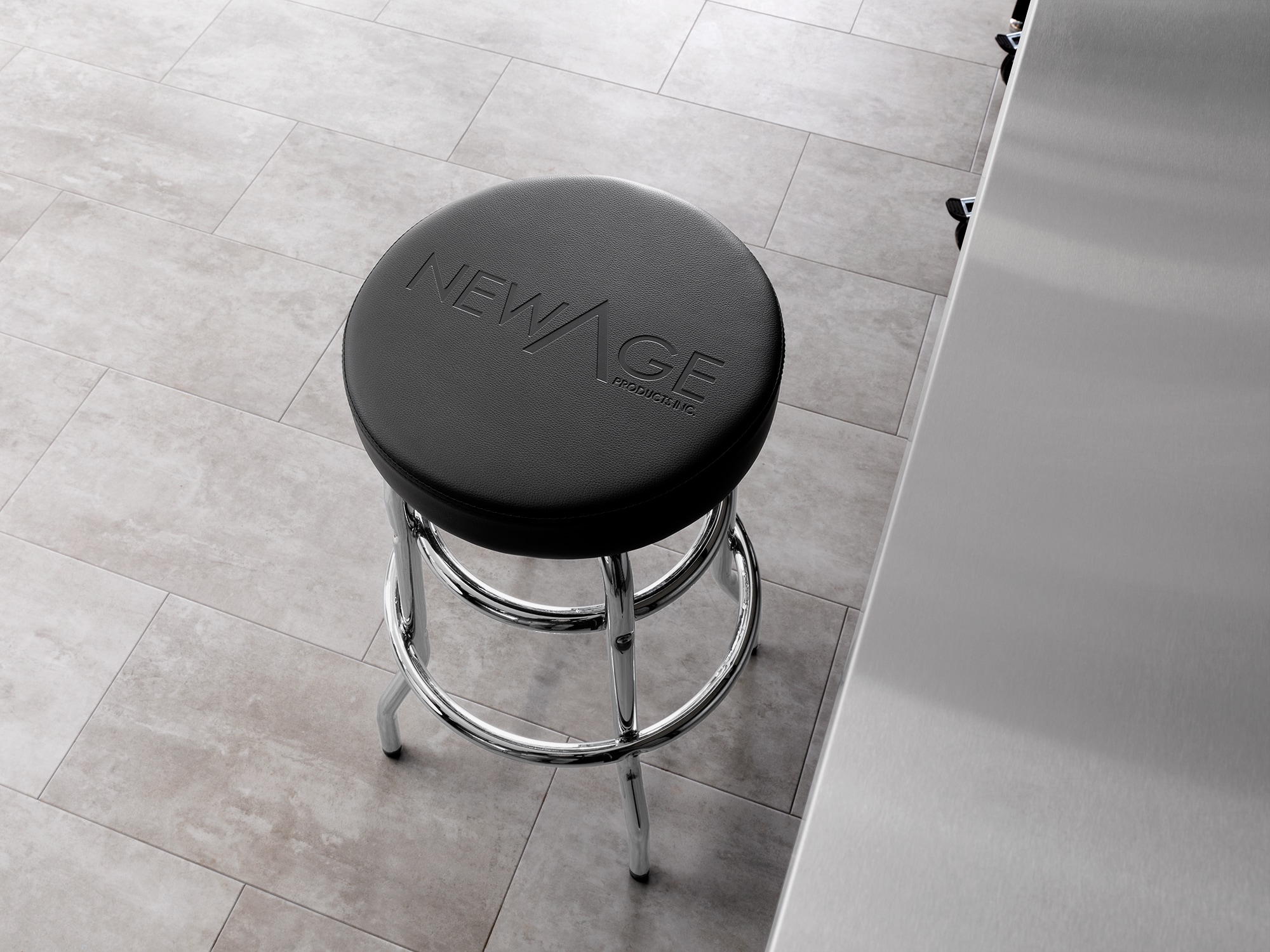 28.7-in x 13.8-in Work seat - Image 10