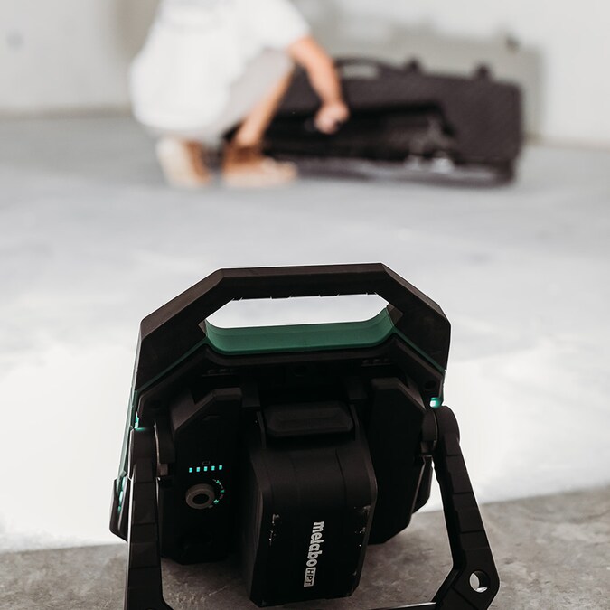 Metabo HPT 18-volt 10000-Lumen LED Battery-operated and Plug Rechargeable Portable Work Light - Image 17