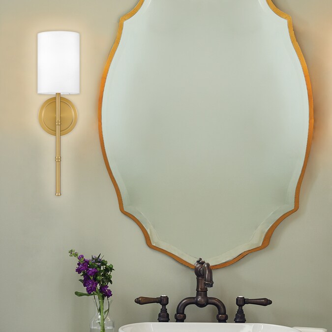 Quoizel Monica 5-in W 1-Light Brass Transitional Incandescent Wall Sconce