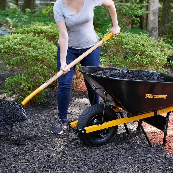 True Temper 6-cu ft 1 Wheel Steel Push Wheelbarrow - Image 4