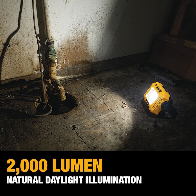 DEWALT 2000-Lumen LED Battery-operated Rechargeable Portable Work Light - Image 5