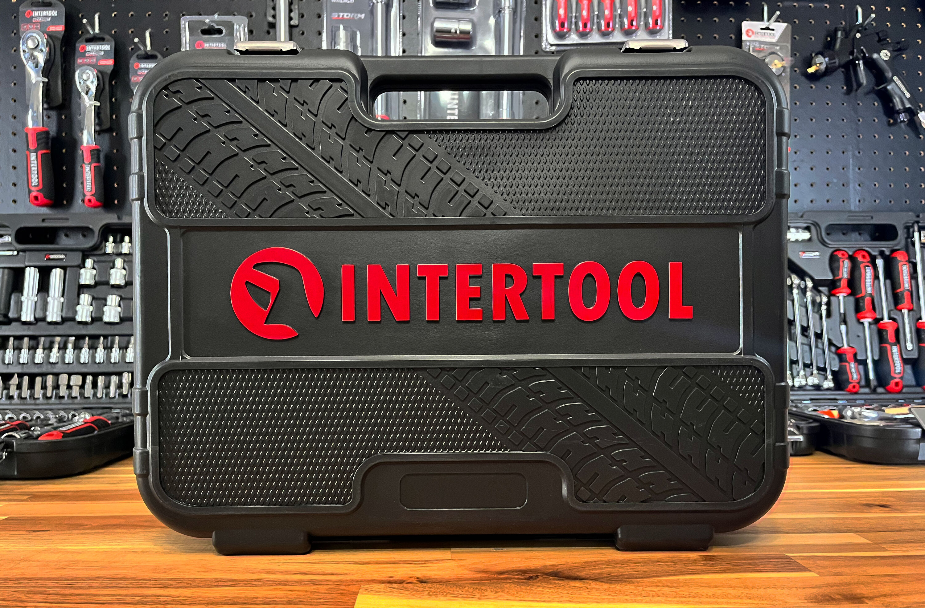 111 -Piece Metric Chrome Mechanics Tool Set with Hard Case - Image 9